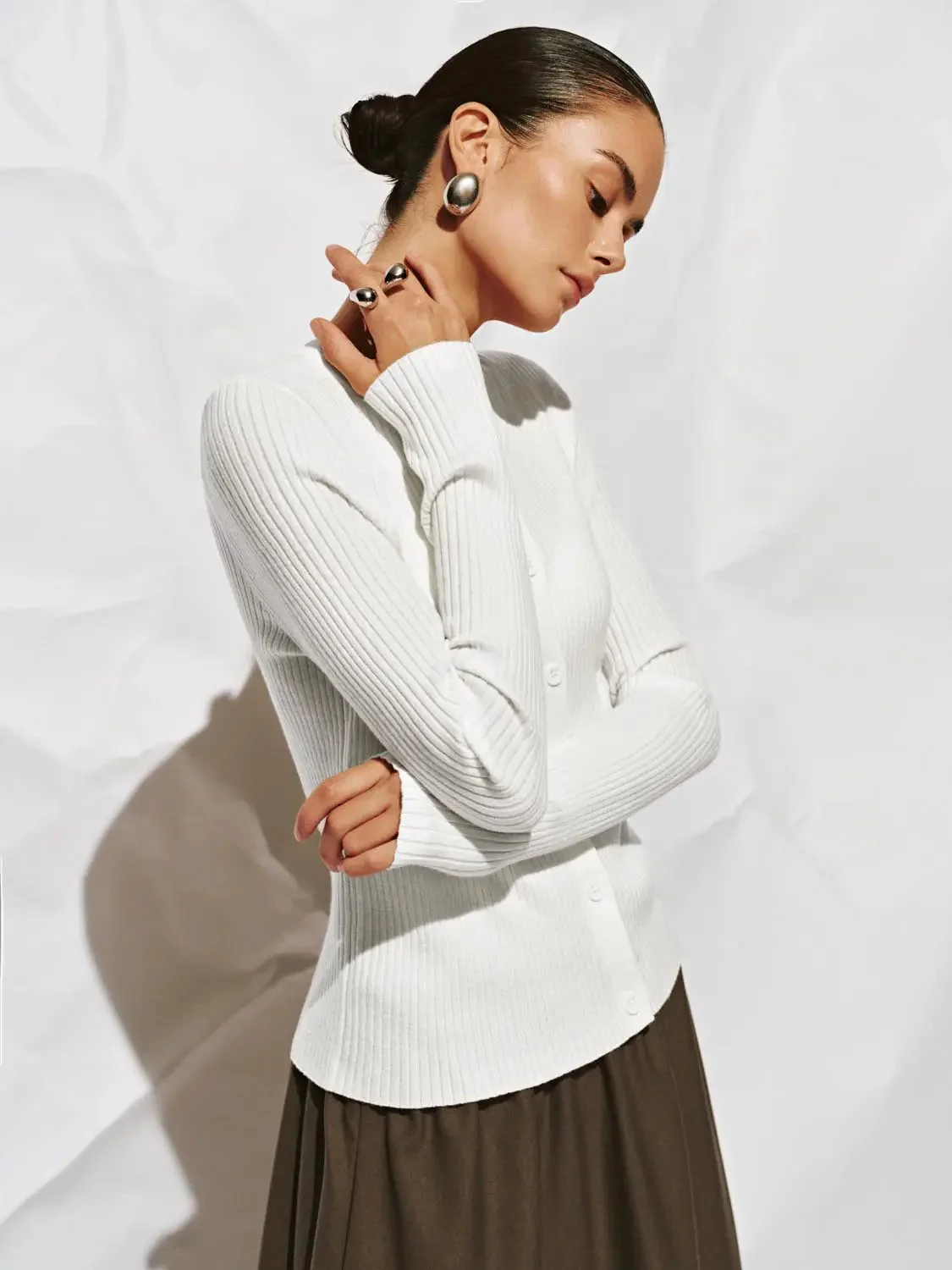 16280-crew-neck-button-up-knitted-cardigan-18.webp Crew Neck Button Up Knitted Cardigan