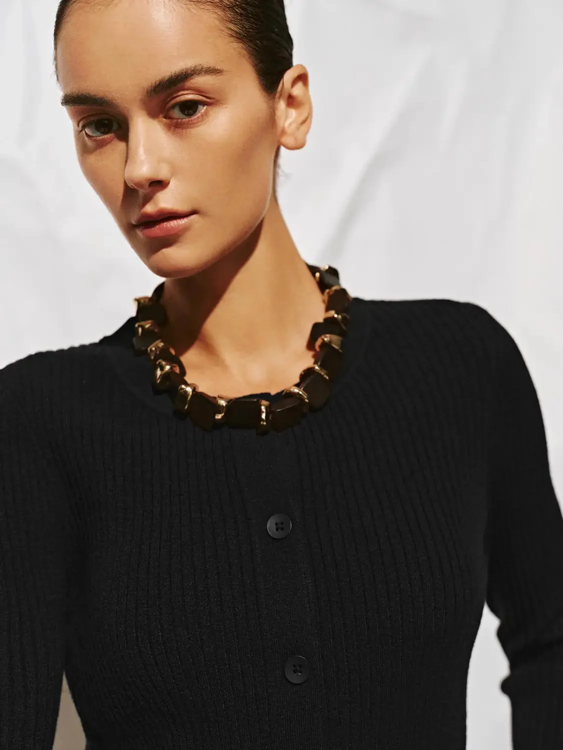 16280-crew-neck-button-up-knitted-cardigan-3.webp Crew Neck Button Up Knitted Cardigan