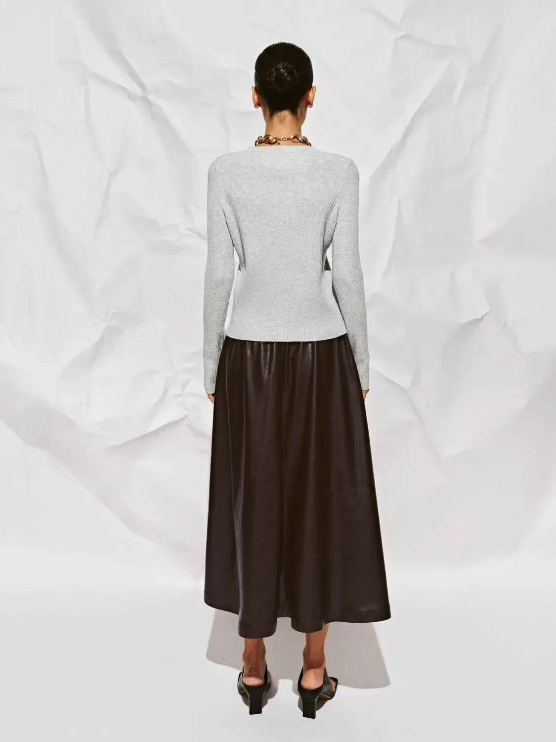 16280-crew-neck-button-up-knitted-cardigan-30.webp Crew Neck Button Up Knitted Cardigan