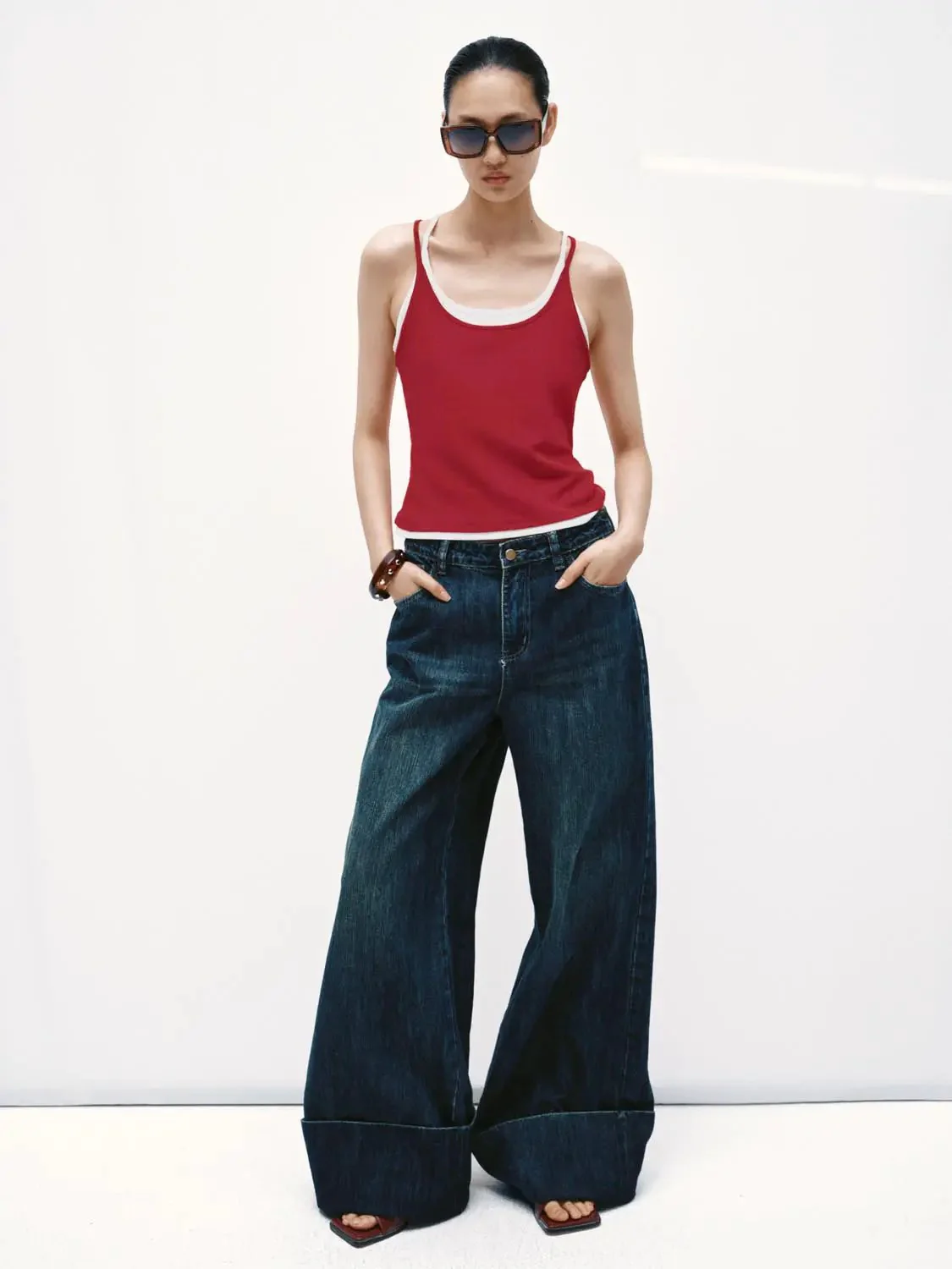 1644-lightweight-cotton-contrast-trim-strappy-tank-tops-4.webp Lightweight Cotton Contrast Trim Strappy Tank Tops