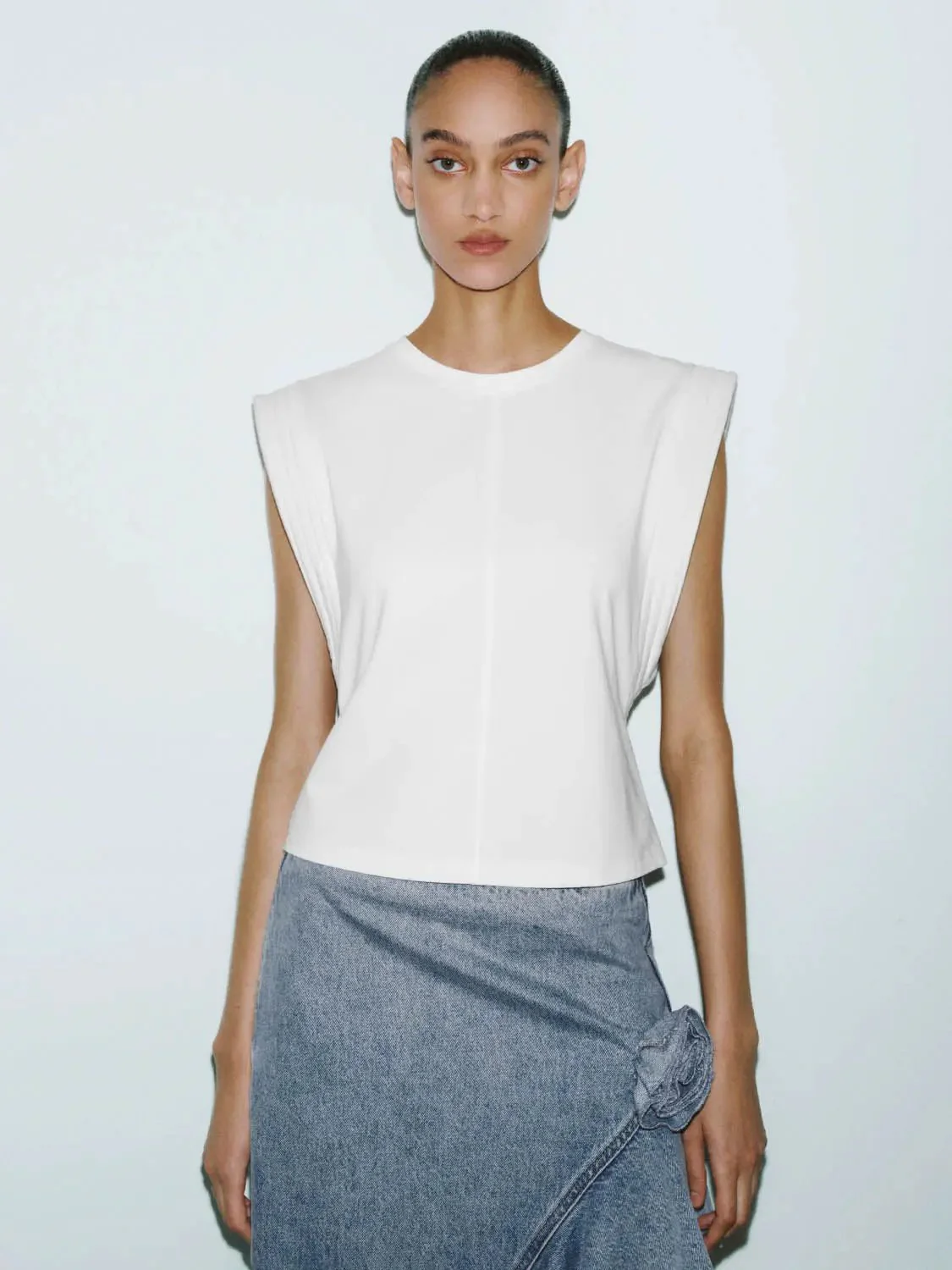 16455-elegant-cotton-blend-cap-sleeve-lightweight-t-shirt-1.webp Elegant Cotton Blend Cap Sleeve Lightweight T Shirt