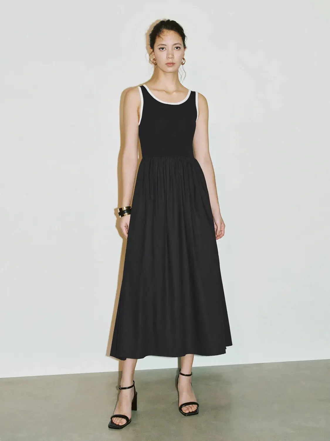 16467-knitted-sleeveless-dresses-1.webp Knitted Sleeveless Dresses