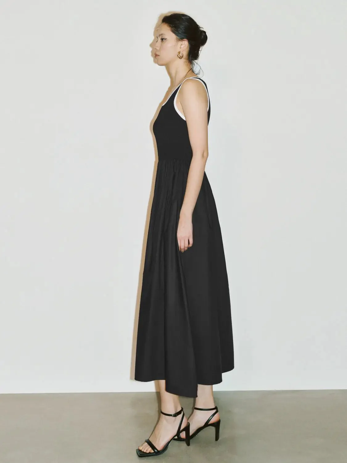 16467-knitted-sleeveless-dresses-2.webp Knitted Sleeveless Dresses