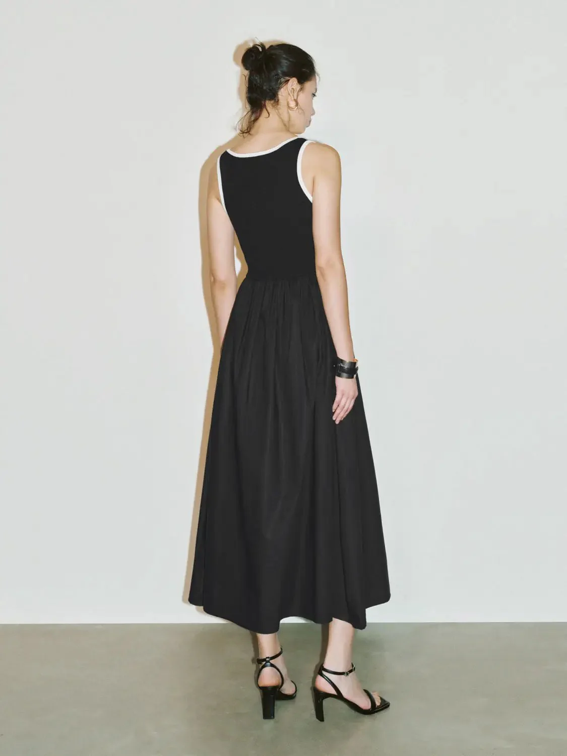 16467-knitted-sleeveless-dresses-3.webp Knitted Sleeveless Dresses