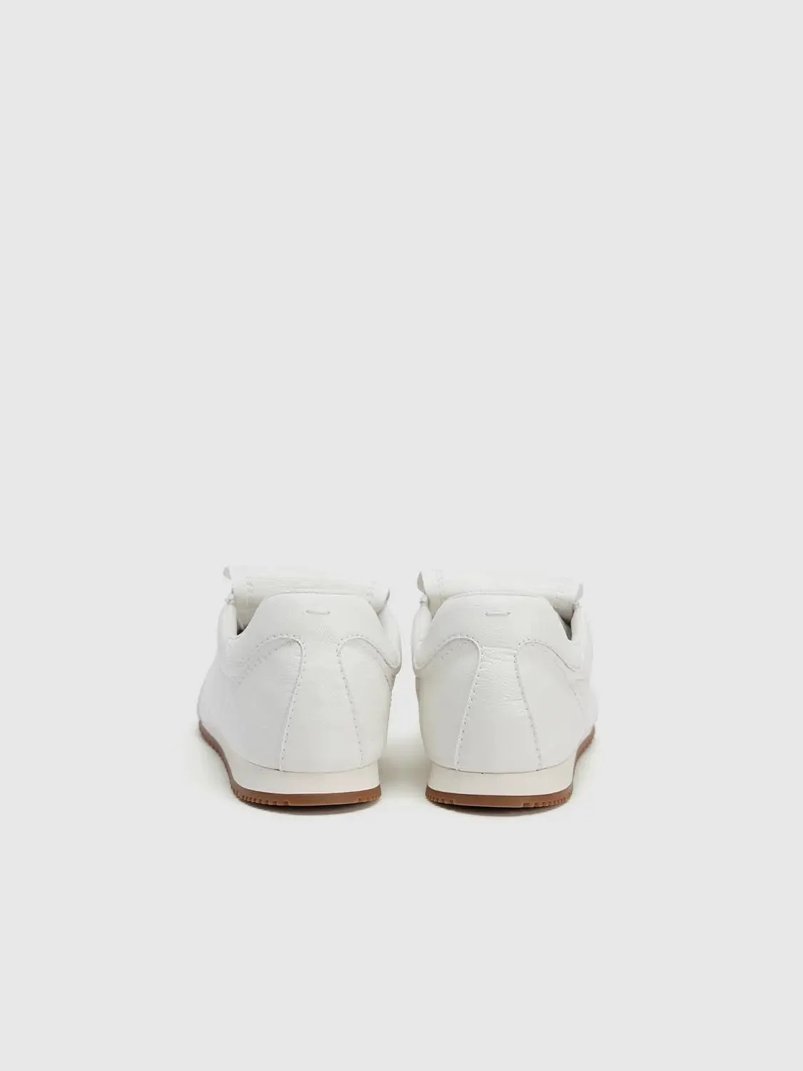 16492-vegan-leather-sneakers-5.webp Vegan Leather Sneakers
