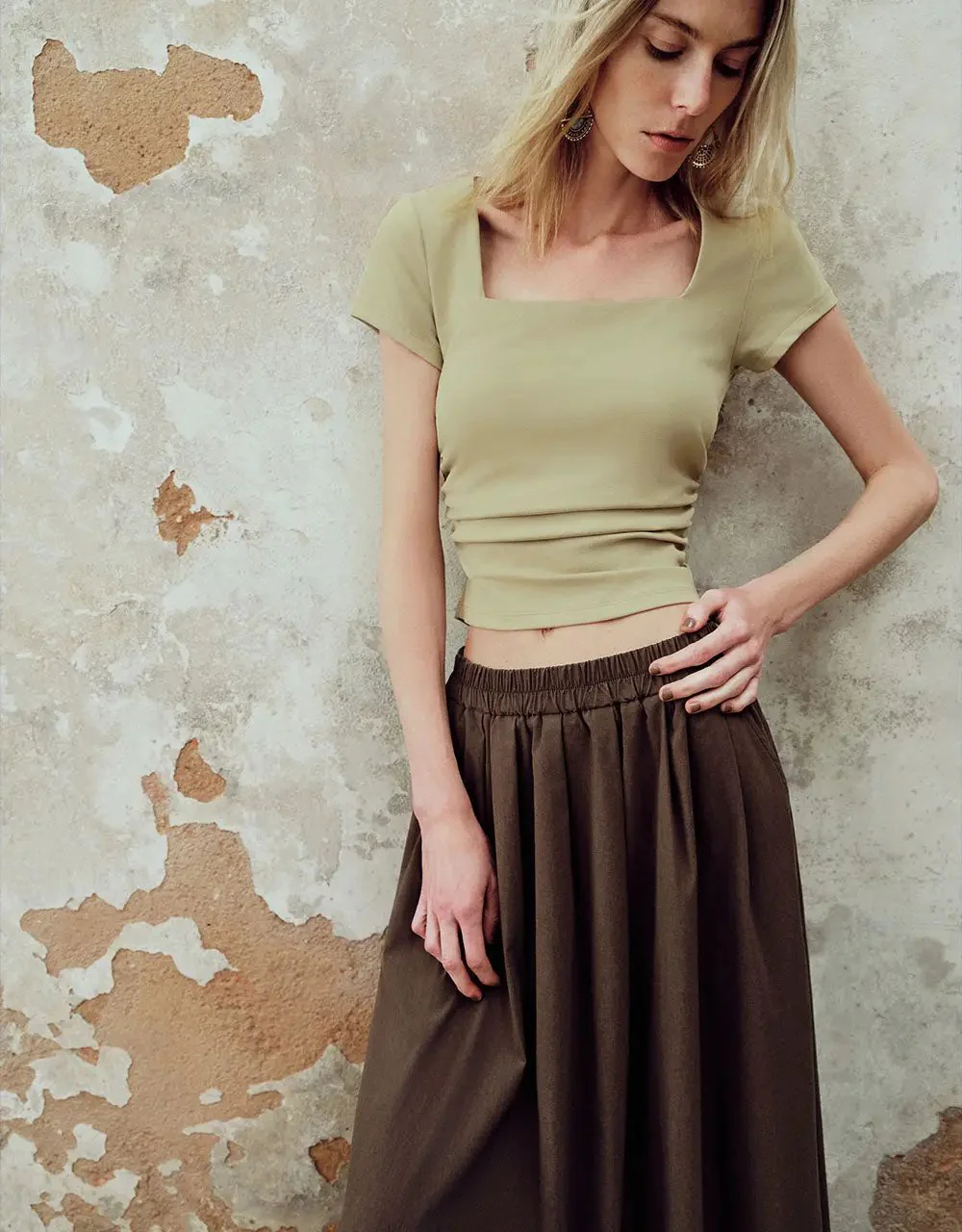 16530-essential-ruched-square-cut-collar-cotton-t-shirt-10.webp Essential Ruched Square-Cut Collar Cotton T Shirt
