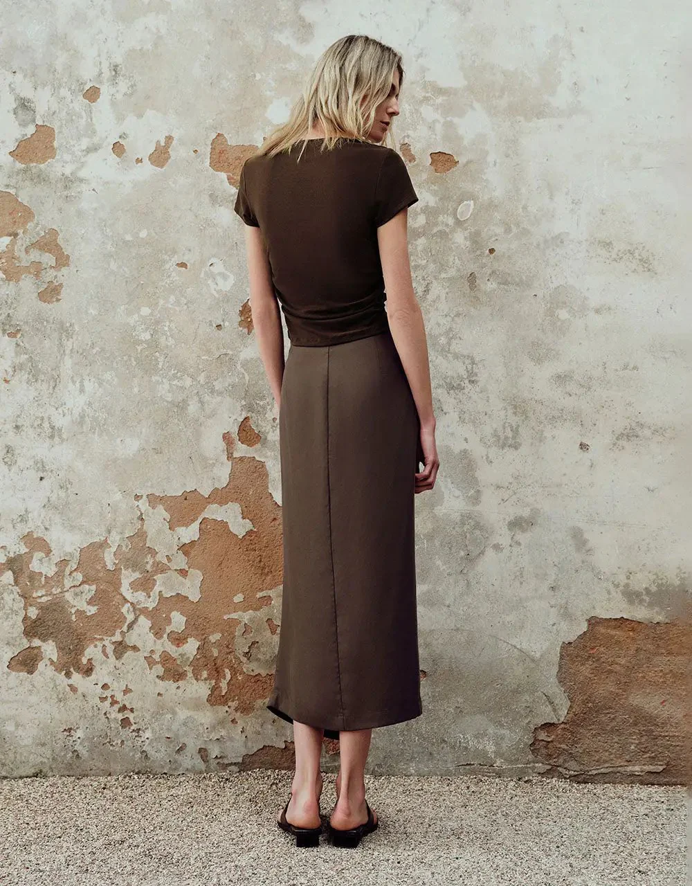 16530-essential-ruched-square-cut-collar-cotton-t-shirt-6.webp Essential Ruched Square-Cut Collar Cotton T Shirt