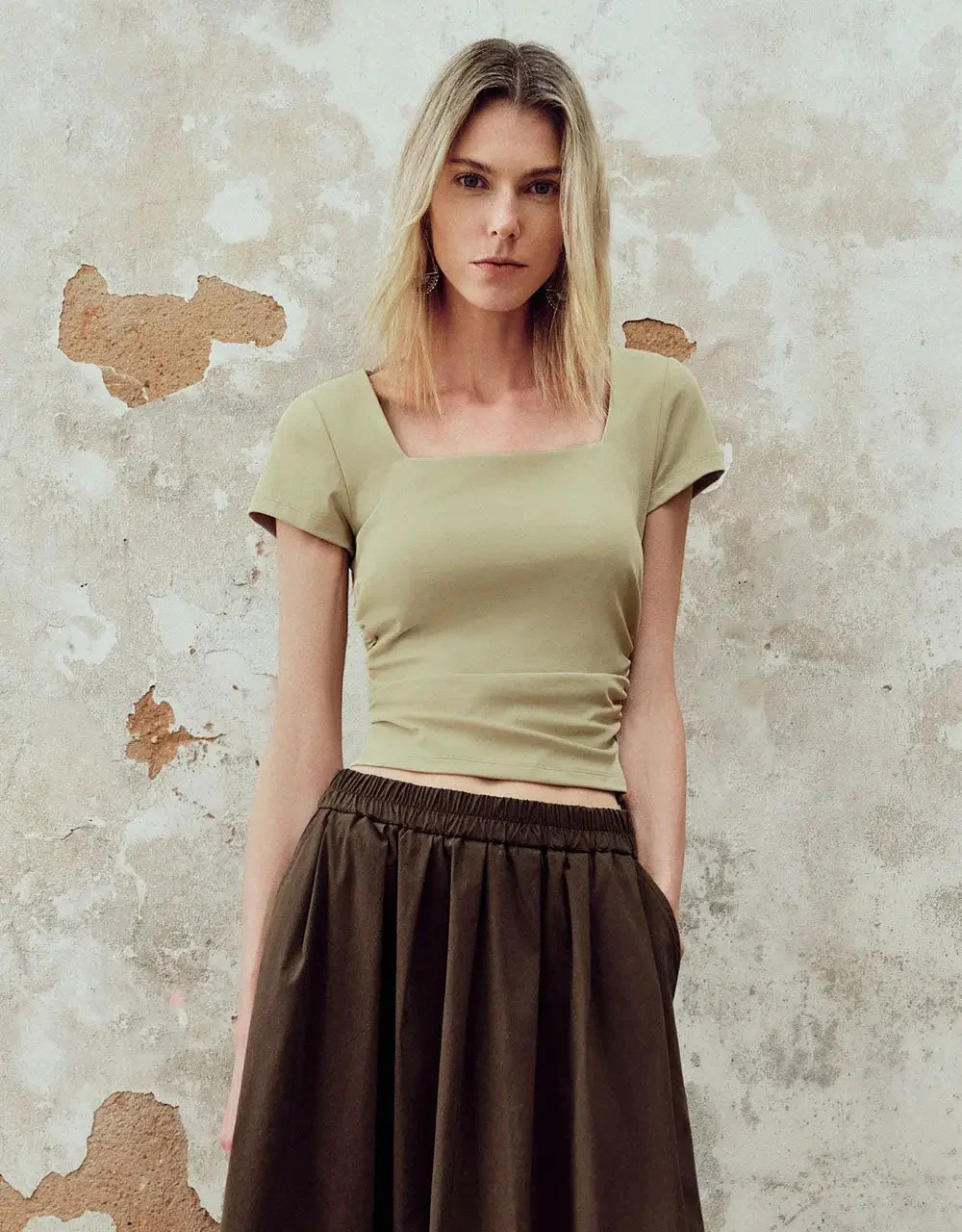 16530-essential-ruched-square-cut-collar-cotton-t-shirt-9.webp Essential Ruched Square-Cut Collar Cotton T Shirt