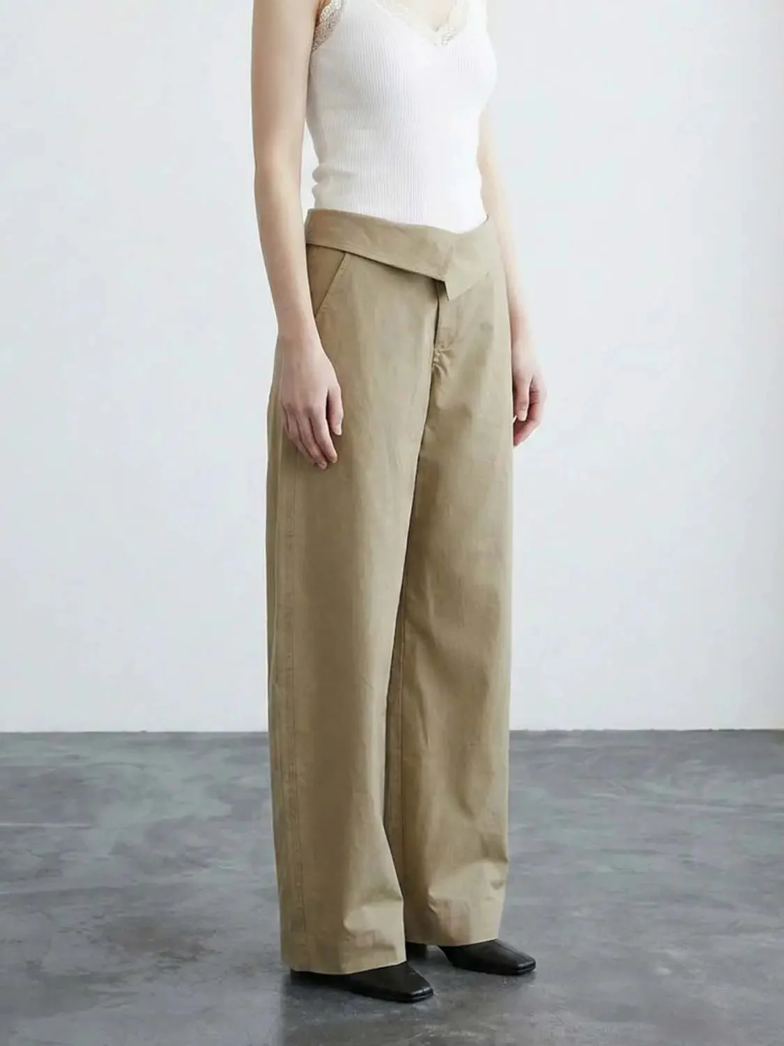 1656-cotton-twill-fold-over-waistband-barrel-leg-pants-3.webp Cotton Twill Fold Over Waistband Barrel Leg Pants
