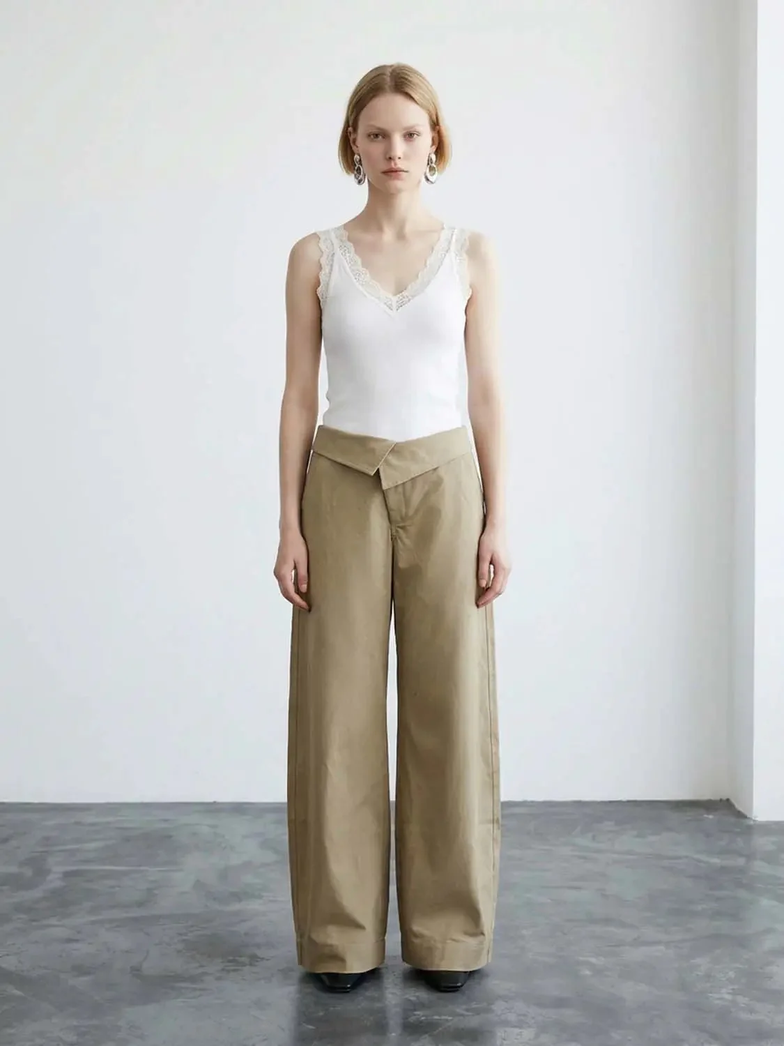 1656-cotton-twill-fold-over-waistband-barrel-leg-pants-4.webp Cotton Twill Fold Over Waistband Barrel Leg Pants
