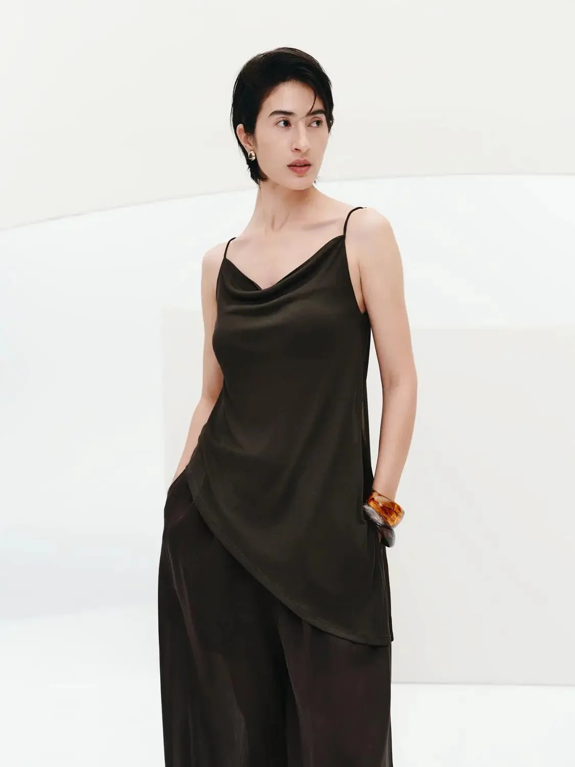16709-asymmetric-strappy-draped-skinny-fit-tank-top-3.webp Asymmetric Strappy Draped Skinny Fit Tank Top