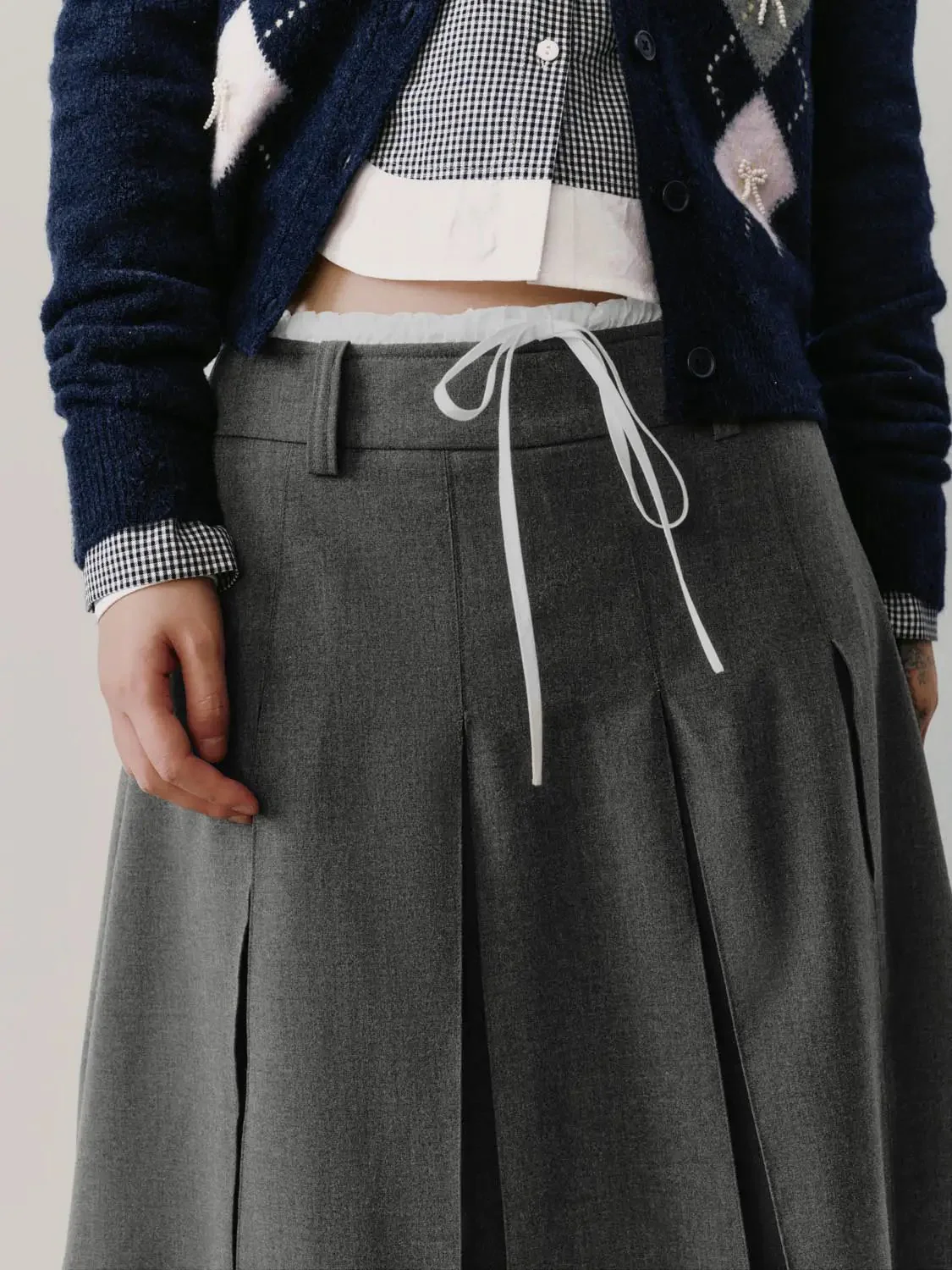 16783-contrast-trim-drawstring-pleated-a-line-mini-skirts-5.webp Contrast Trim Drawstring Pleated A-Line Mini Skirts