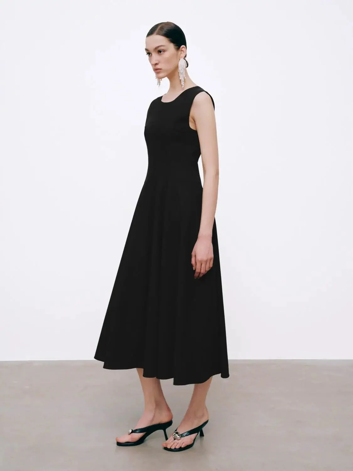Elegant A-Line Sleeveless Midi Soft Blend Crew Neck Dresses