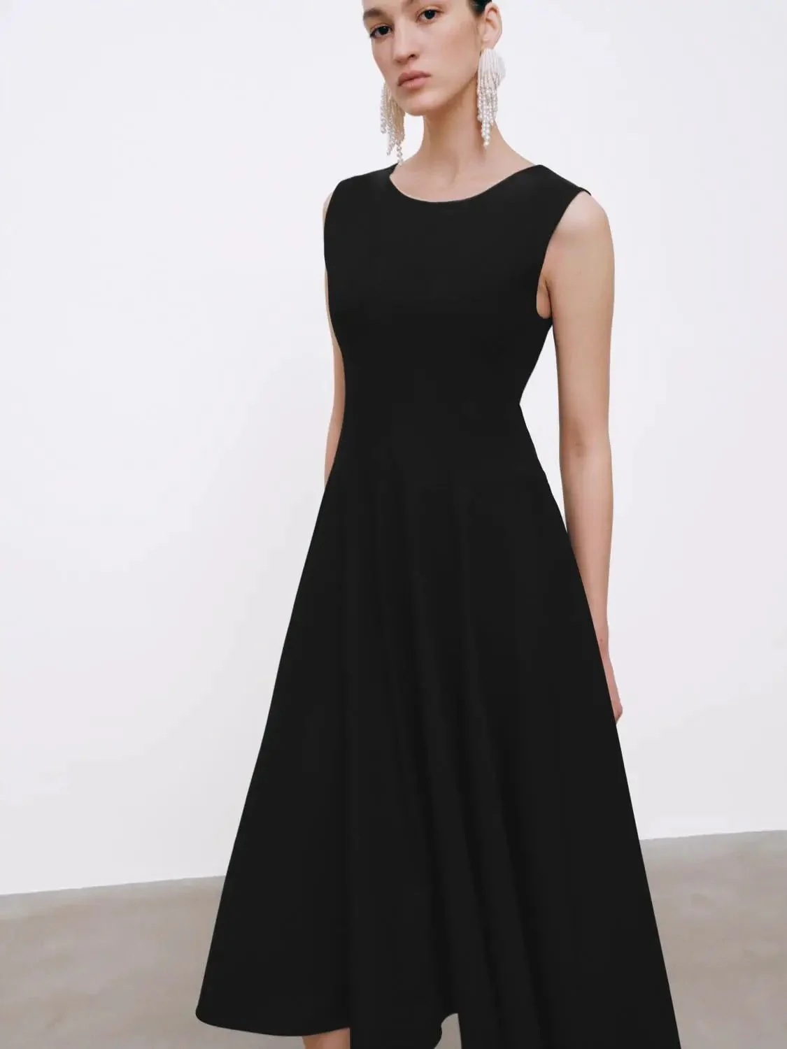 Elegant A-Line Sleeveless Midi Soft Blend Crew Neck Dresses
