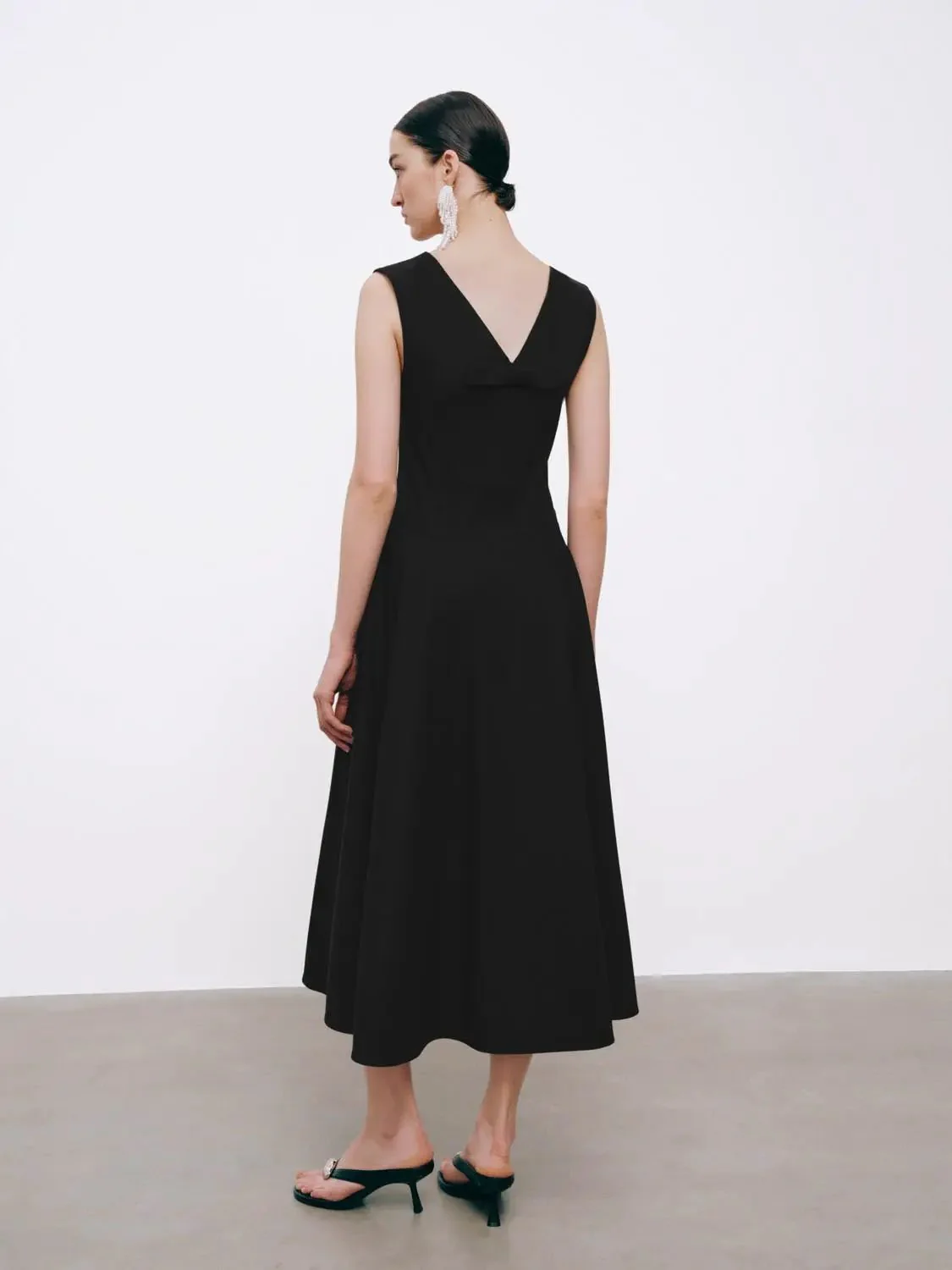 Elegant A-Line Sleeveless Midi Soft Blend Crew Neck Dresses