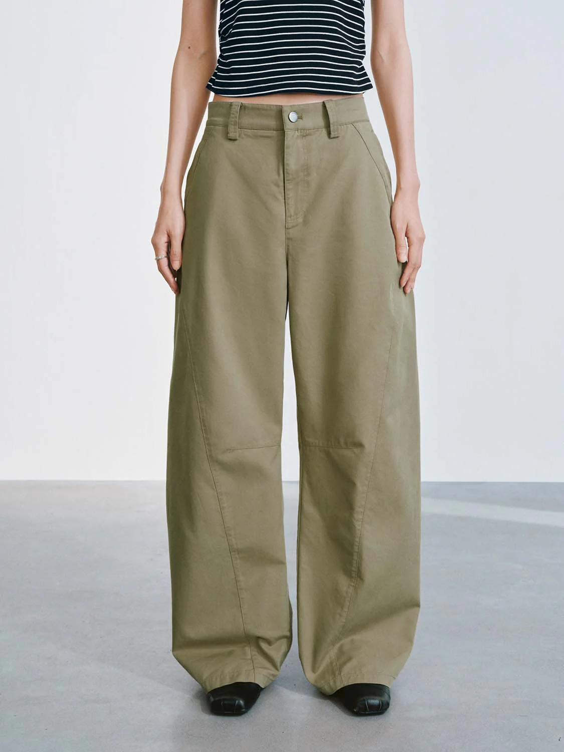 16802-barrel-leg-cargo-pants-1.webp Barrel Leg Cargo Pants