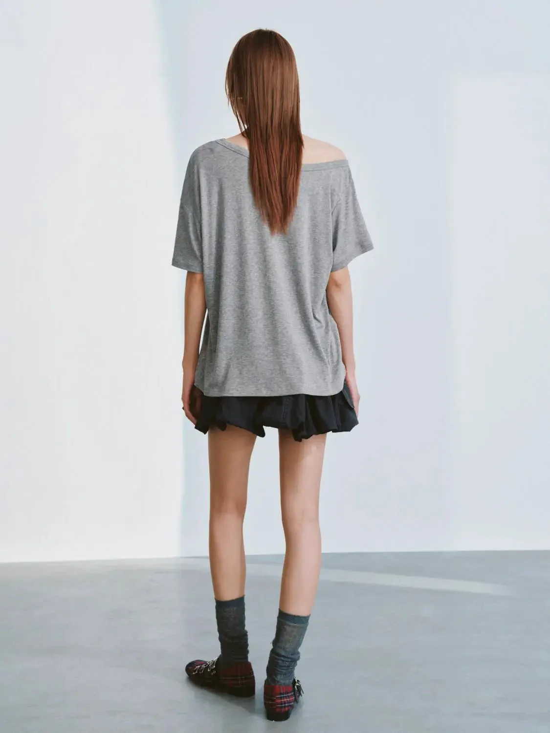 1683-lyocell-wool-blend-one-shoulder-loose-fit-t-shirt-6.webp Lyocell Wool Blend One Shoulder Loose Fit T Shirt