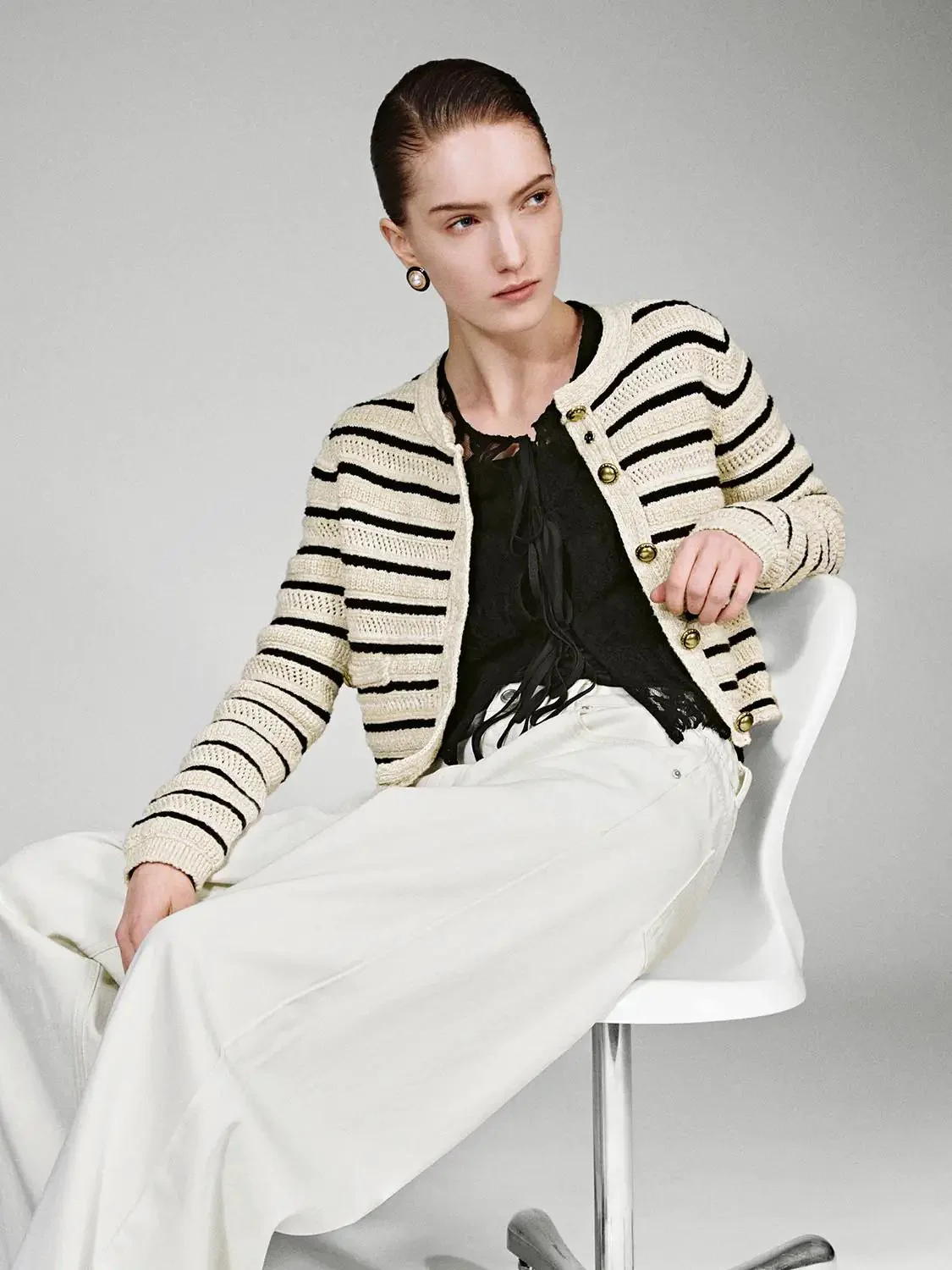 16900-crew-neck-striped-knitted-cardigans-1.webp Crew Neck Striped Knitted Cardigans