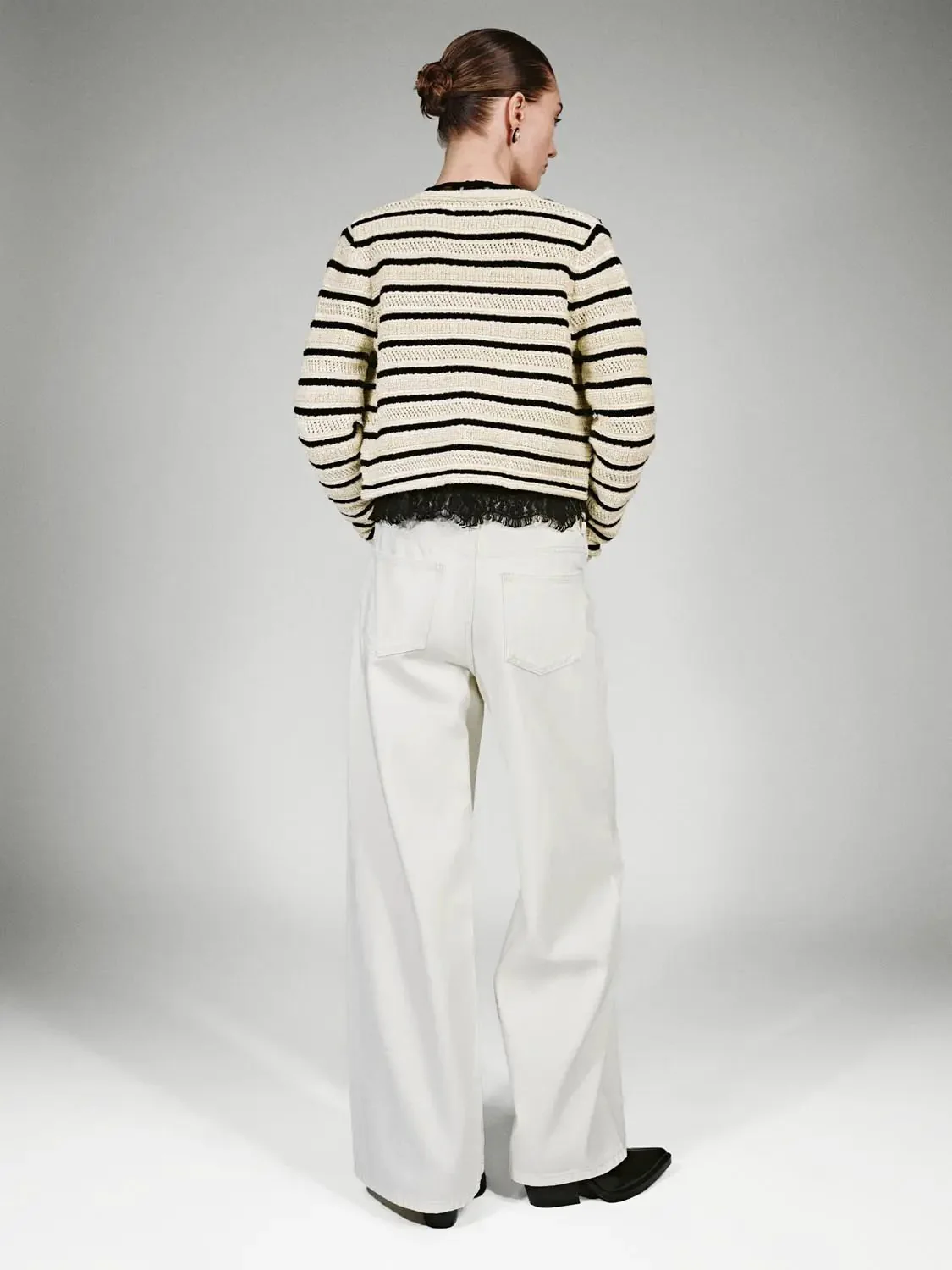 16900-crew-neck-striped-knitted-cardigans-6.webp Crew Neck Striped Knitted Cardigans