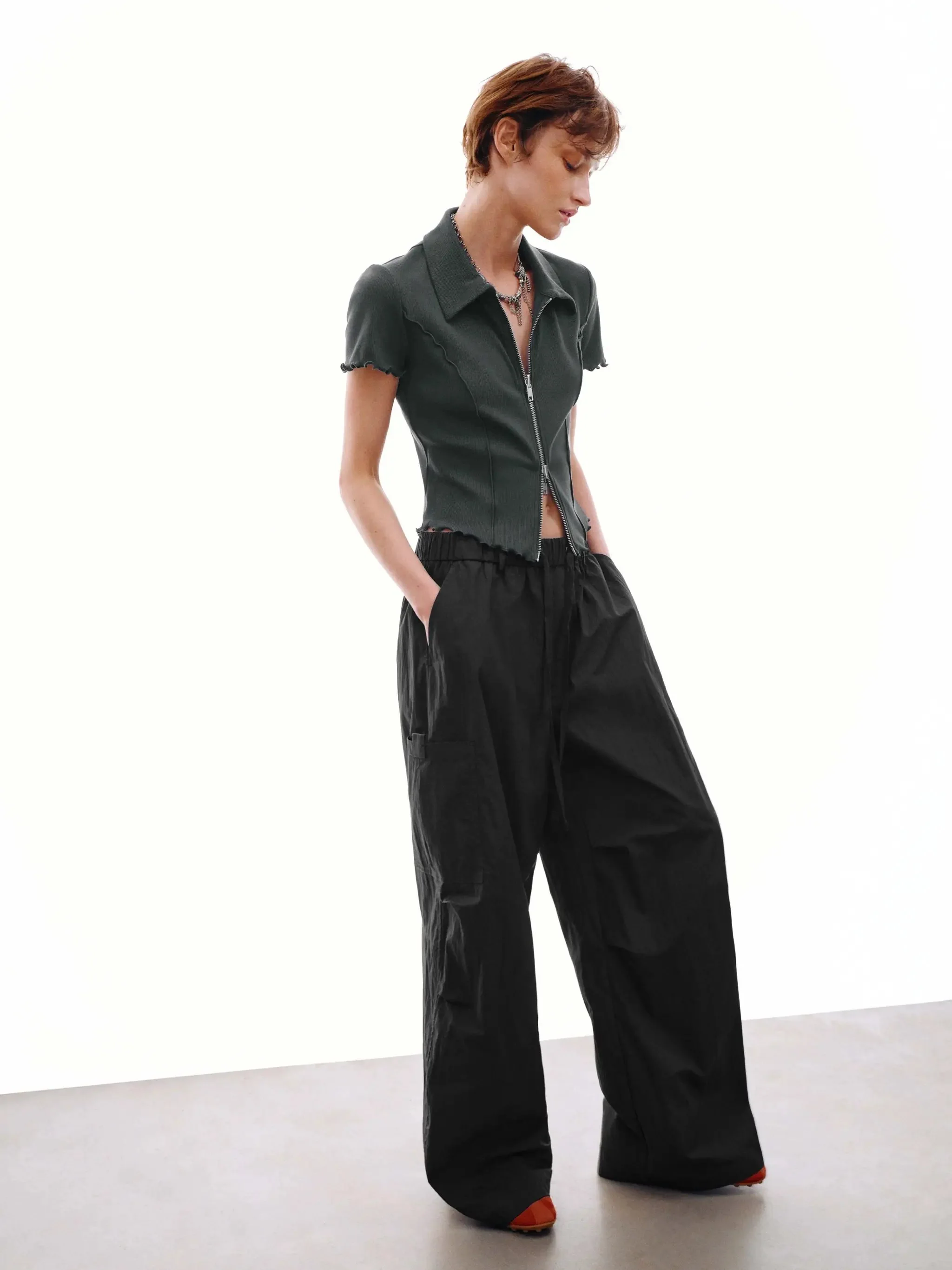 17001-drawstring-pull-on-patch-pocket-barrel-leg-pants-casual-everyday-5.webp Drawstring Pull On Patch Pocket Barrel Leg Pants Casual Everyday