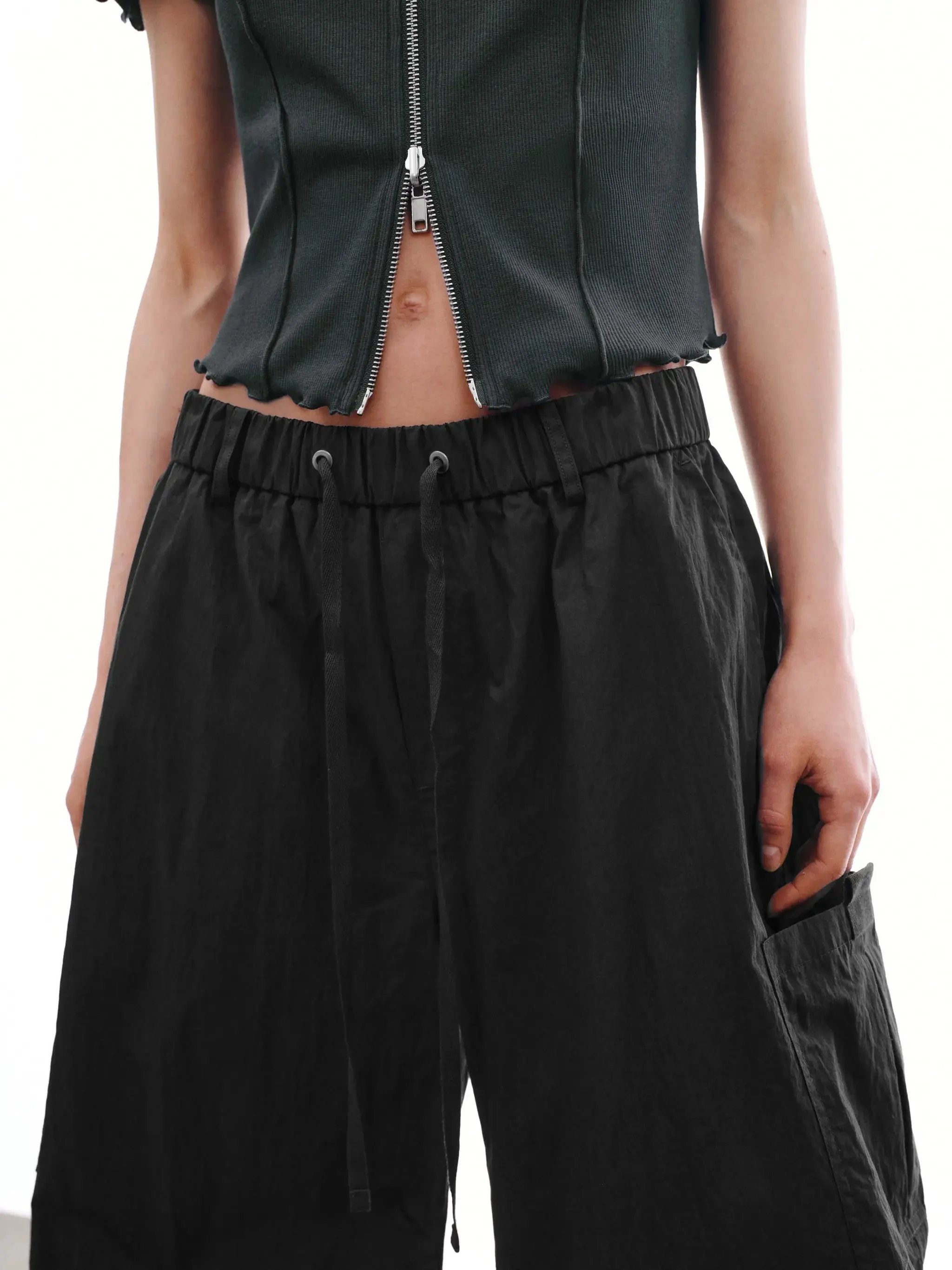 17001-drawstring-pull-on-patch-pocket-barrel-leg-pants-casual-everyday-6.webp Drawstring Pull On Patch Pocket Barrel Leg Pants Casual Everyday