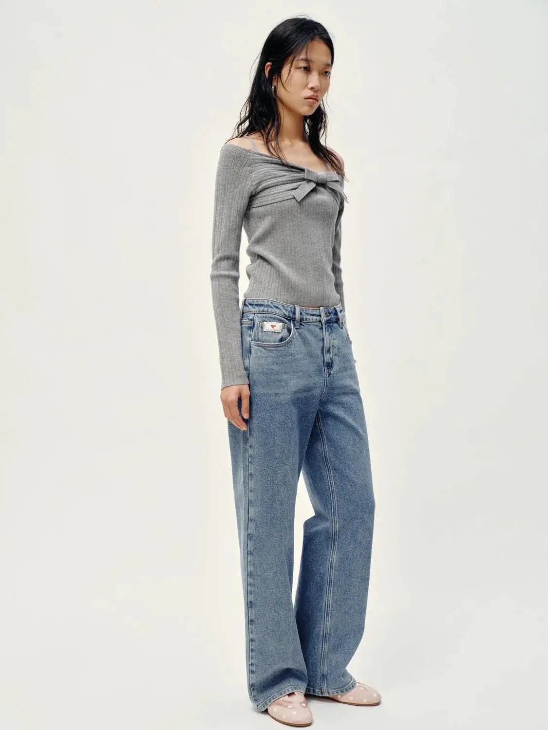17024-bow-detail-off-shoulder-long-sleeve-knitted-t-shirts-4.webp Bow Detail Off Shoulder Long Sleeve Knitted T-Shirts