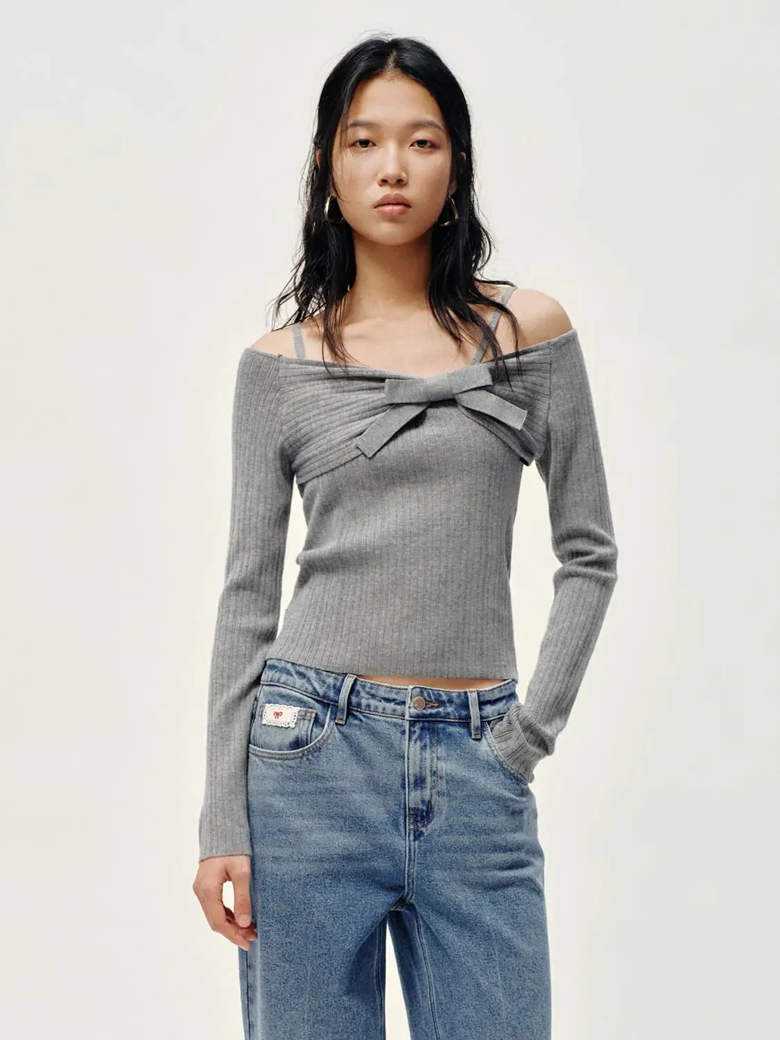 17024-bow-detail-off-shoulder-long-sleeve-knitted-t-shirts-9.webp Bow Detail Off Shoulder Long Sleeve Knitted T-Shirts