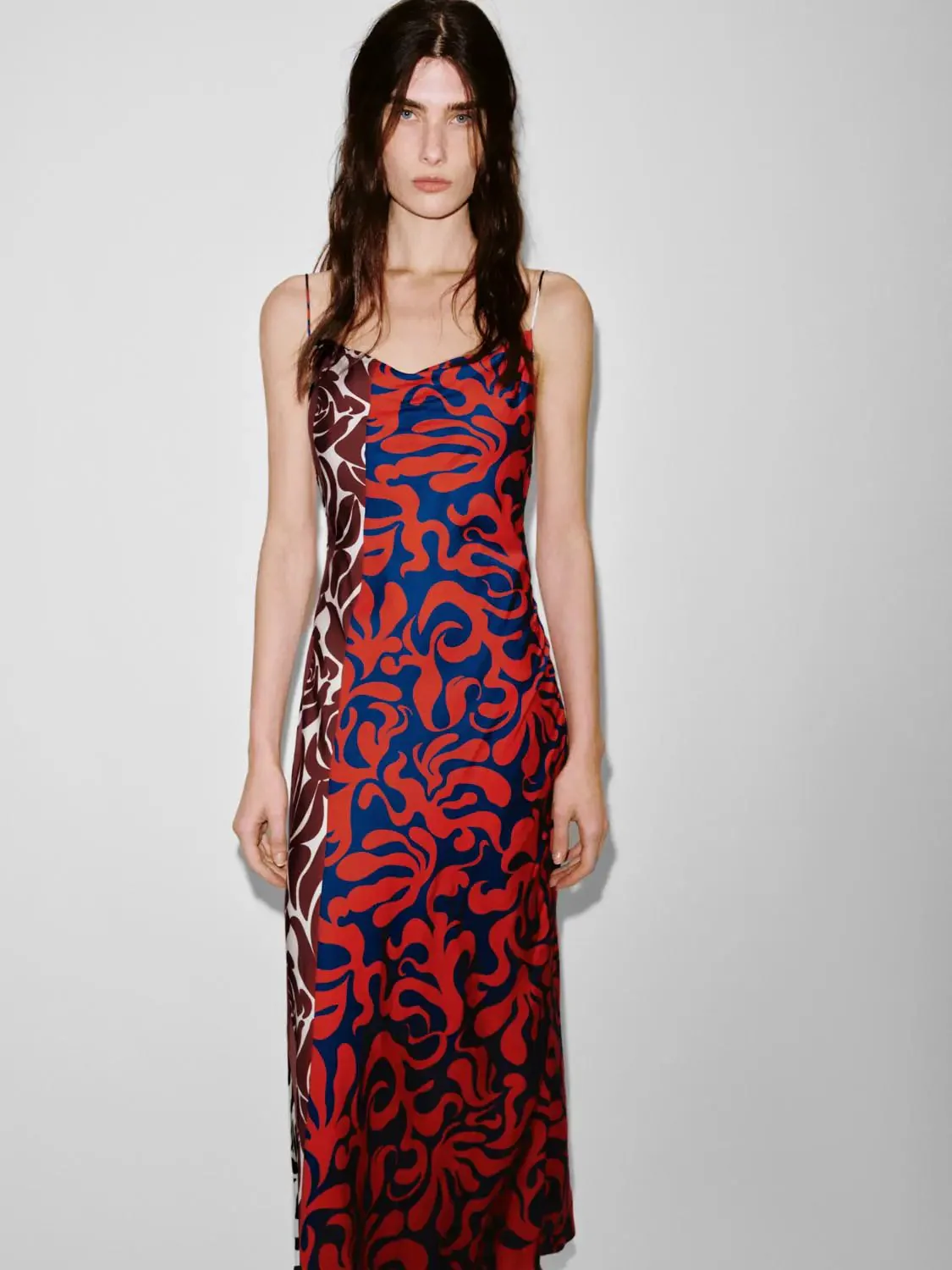 17050-viscose-contrast-print-strappy-maxi-dresses-4.webp Viscose Contrast Print Strappy Maxi Dresses