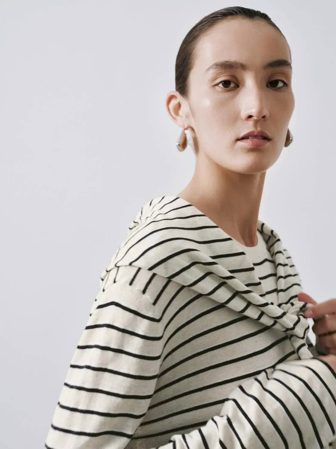 17066-shawl-detail-striped-long-sleeve-knitted-t-shirts-3.webp Shawl Detail Striped Long Sleeve Knitted T-Shirts