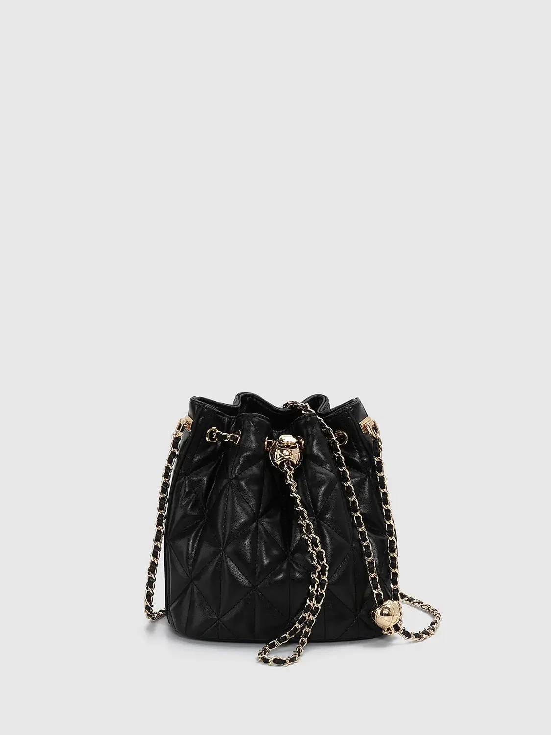 17134-faux-leather-drawstring-diamond-quilted-shoulder-bags-1.webp Faux Leather Drawstring Diamond Quilted Shoulder Bags