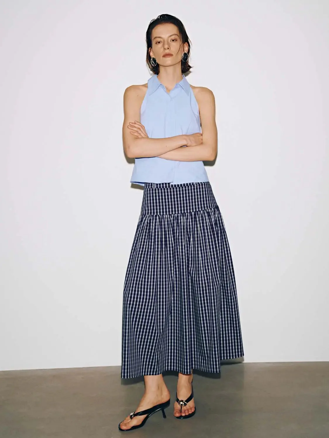17135-cotton-checkered-tiered-maxi-navy-white-skirt-6.webp Cotton Checkered Tiered Maxi Navy White Skirt
