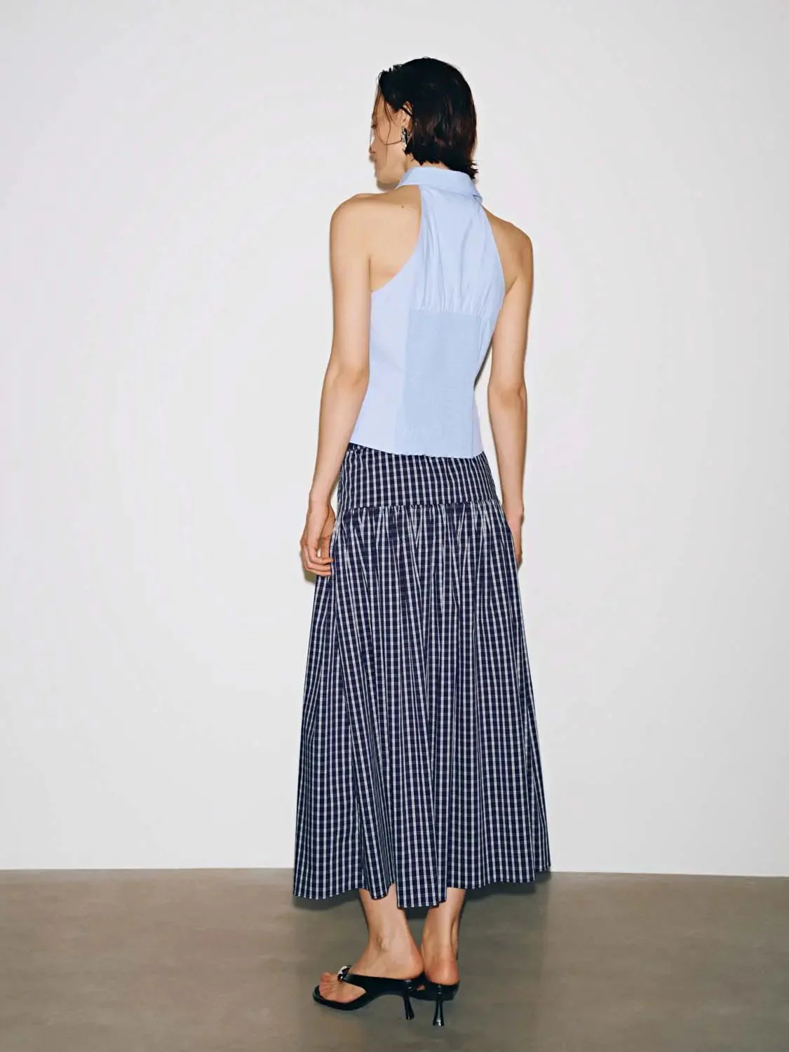 17135-cotton-checkered-tiered-maxi-navy-white-skirt-7.webp Cotton Checkered Tiered Maxi Navy White Skirt