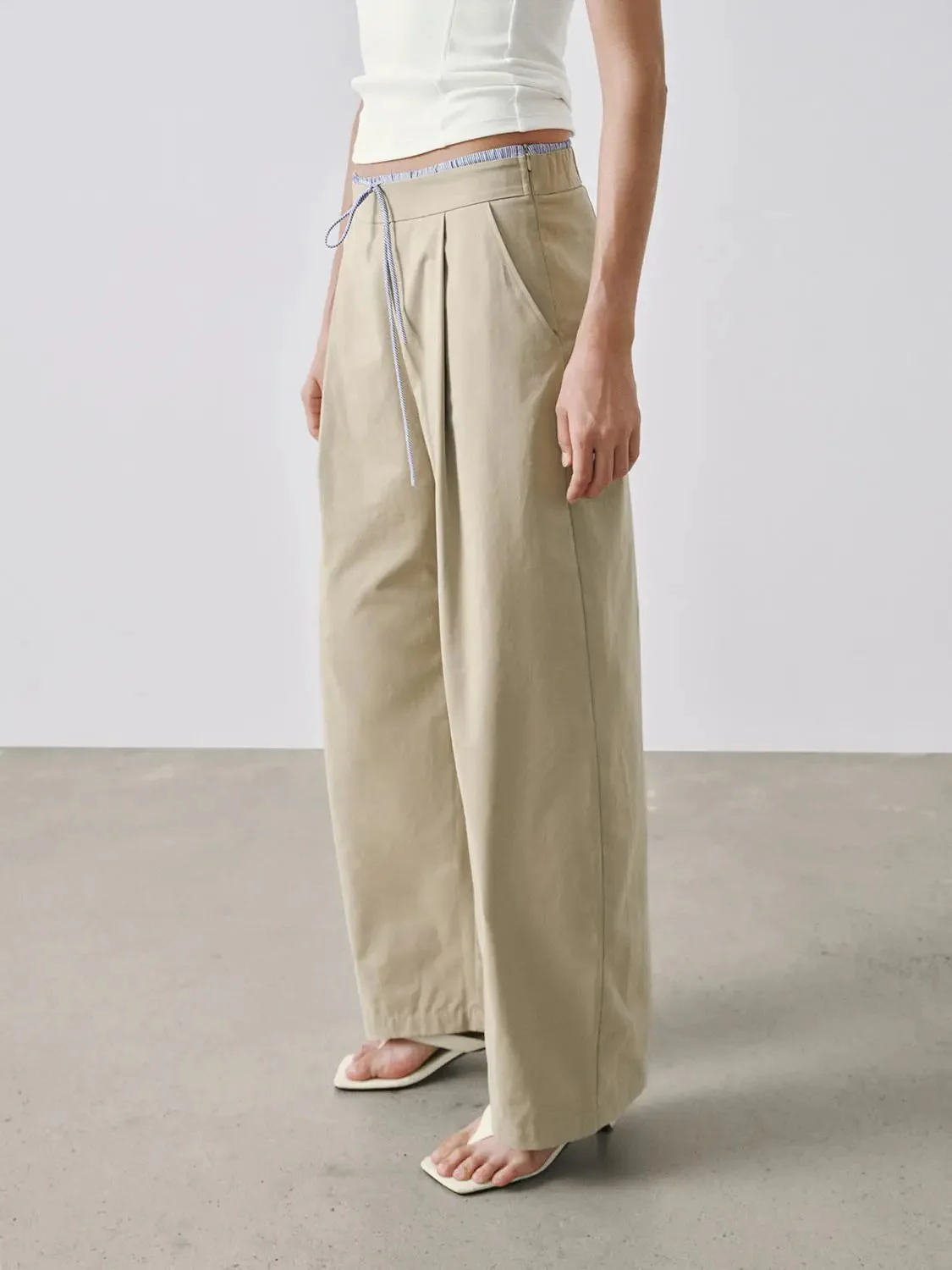 17154-drawstring-pull-on-barrel-leg-pants-3.webp Drawstring Pull On Barrel Leg Pants