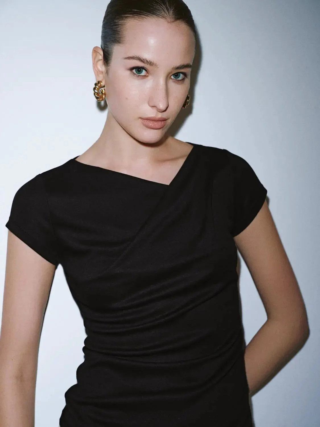 1716-minimalist-asymmetric-neck-capped-sleeve-t-shirt-3.webp Minimalist Asymmetric Neck Capped Sleeve T Shirt