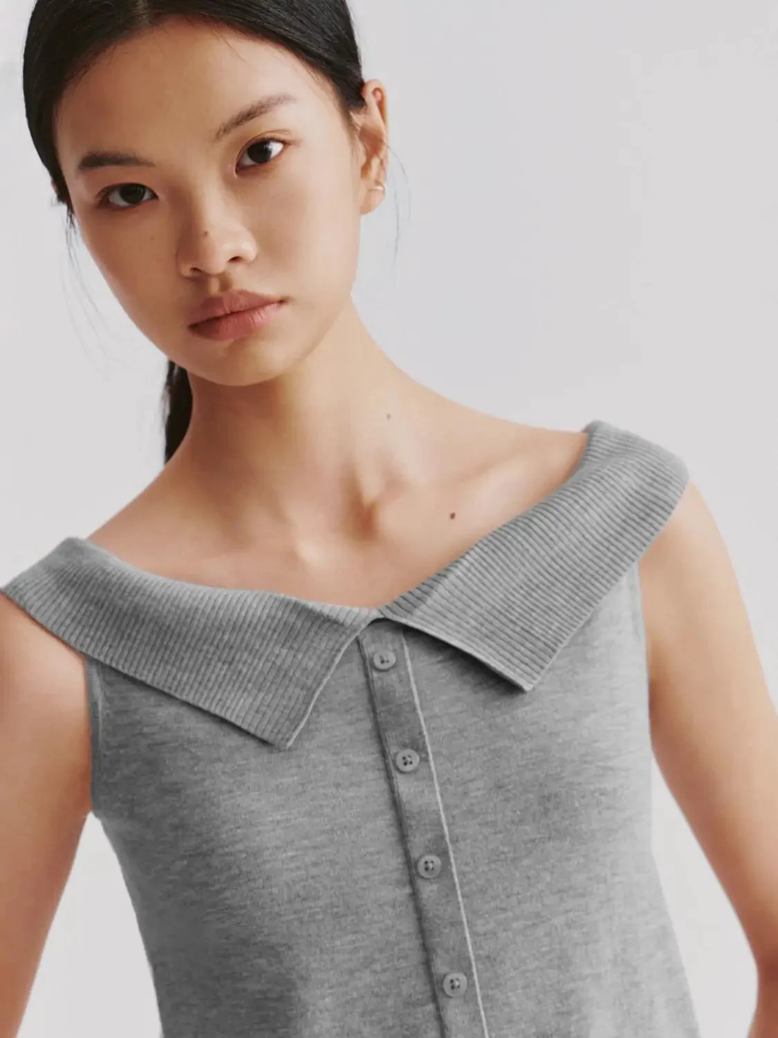 17175-cotton-knit-boat-neck-button-detail-sleeveless-t-shirts-3.webp Cotton Knit Boat Neck Button Detail Sleeveless T-Shirts