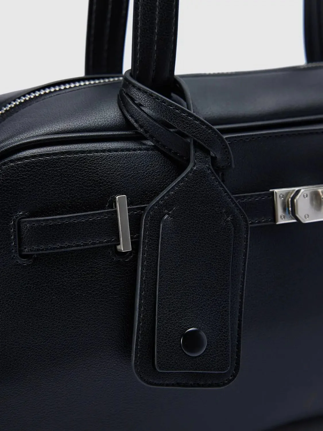 1722-shoulder-bags-5.webp Shoulder Bags