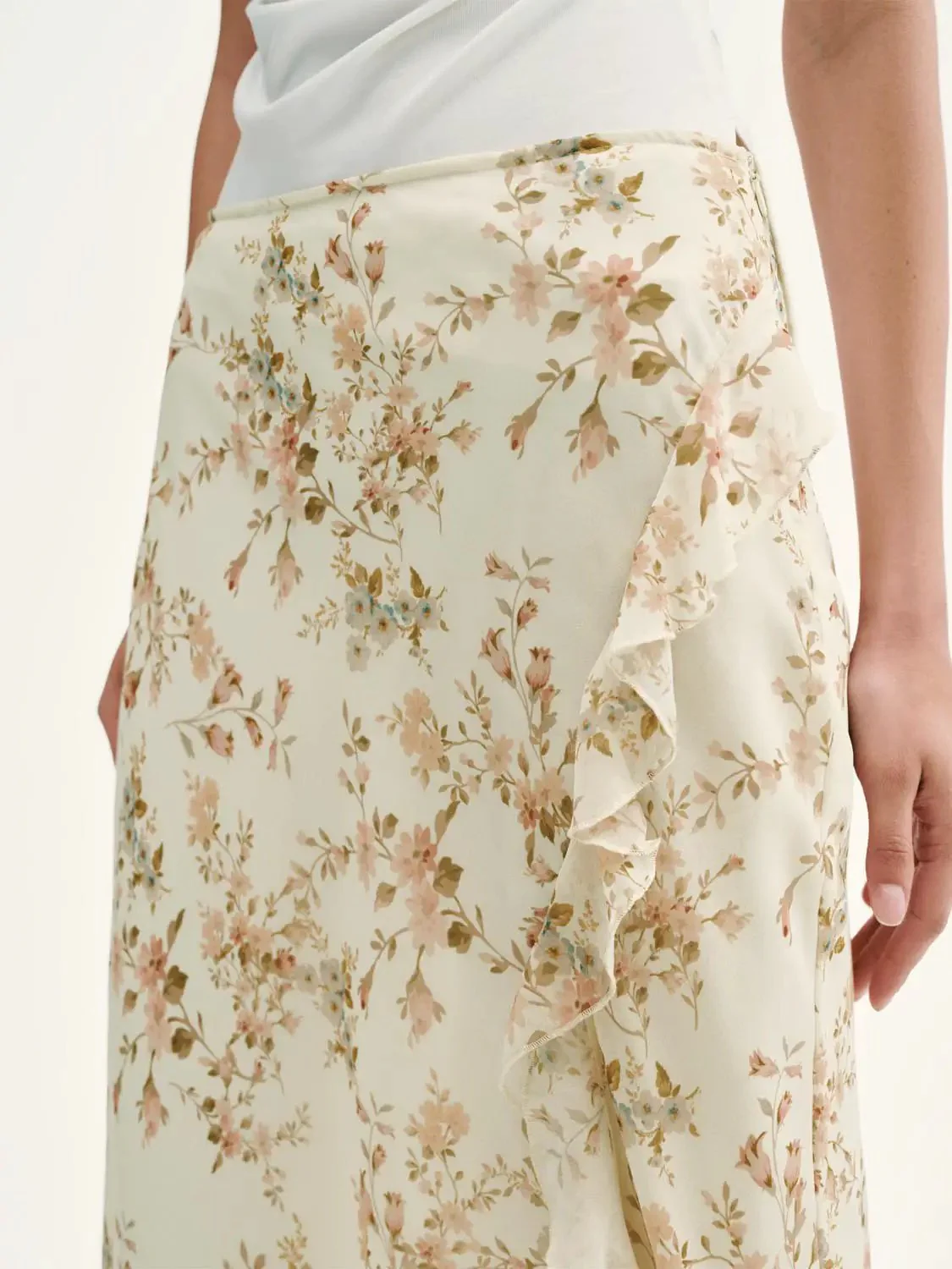 17222-ruffle-trim-fishtail-maxi-skirts-4.webp Ruffle Trim Fishtail Maxi Skirts
