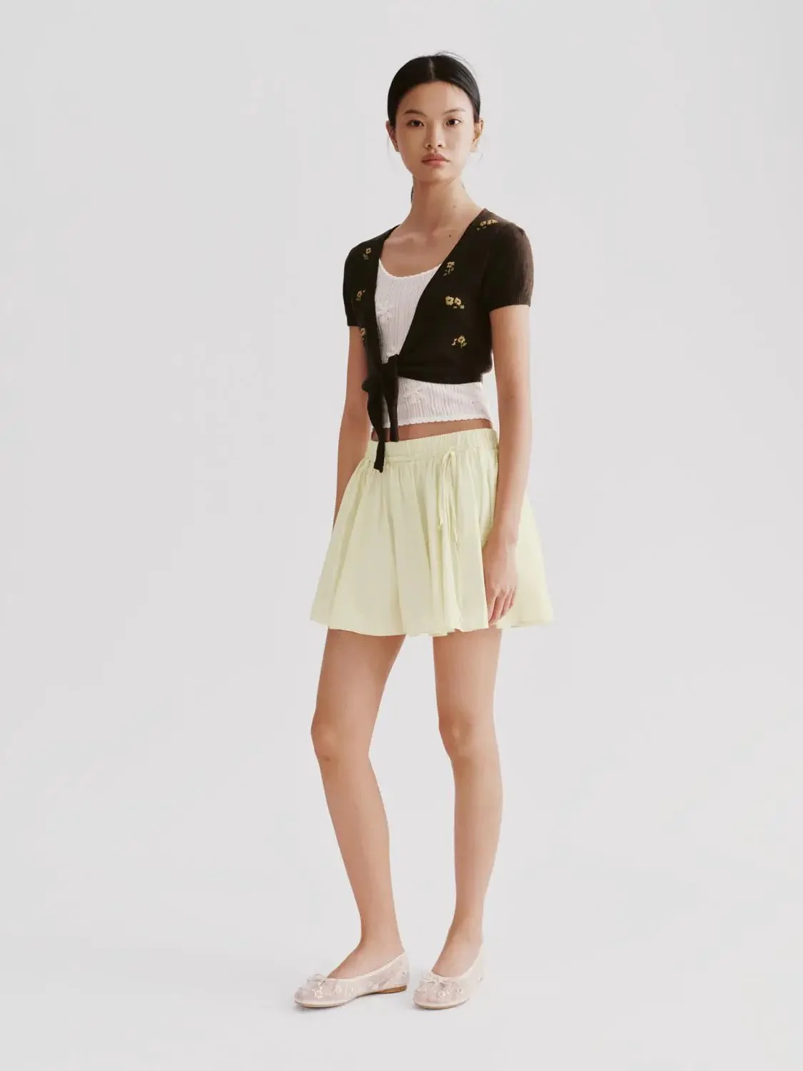 17266-embroidered-tie-front-cropped-knit-cardigans-5.webp Embroidered Tie Front Cropped Knit Cardigans