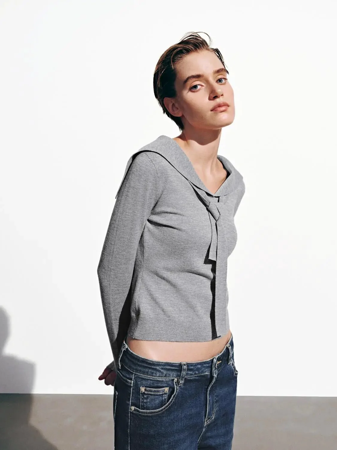 17302-elegant-tie-neck-knit-long-sleeve-ribbed-top-10.webp Elegant Tie-Neck Knit Long-Sleeve Ribbed Top
