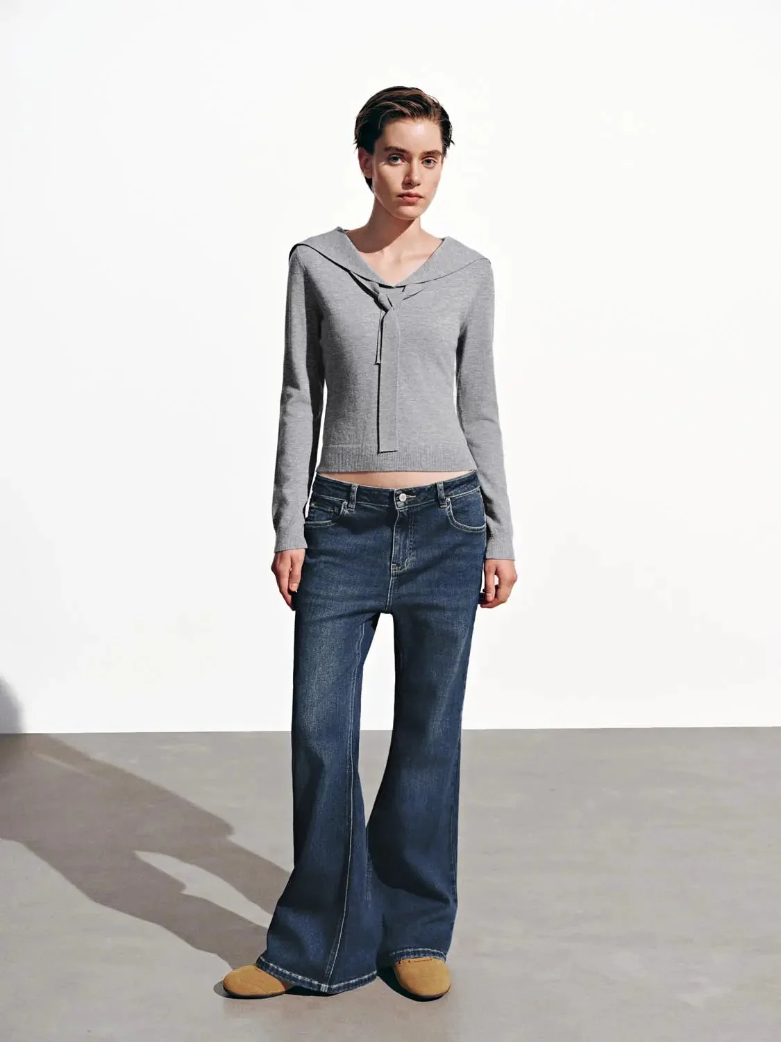 17302-elegant-tie-neck-knit-long-sleeve-ribbed-top-12.webp Elegant Tie-Neck Knit Long-Sleeve Ribbed Top