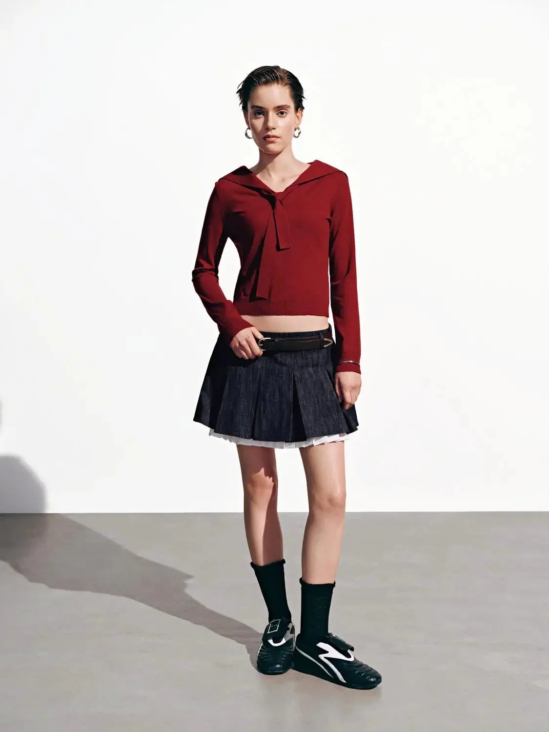 17302-elegant-tie-neck-knit-long-sleeve-ribbed-top-4.webp Elegant Tie-Neck Knit Long-Sleeve Ribbed Top
