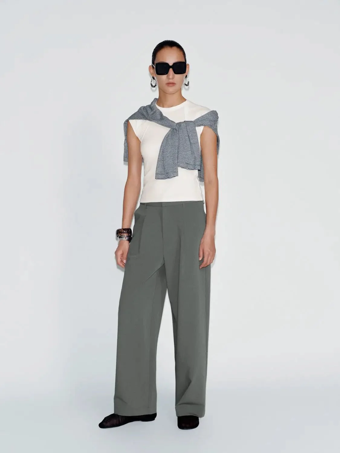 17336-pleated-tailored-straight-leg-pants-6.webp Pleated Tailored Straight Leg Pants