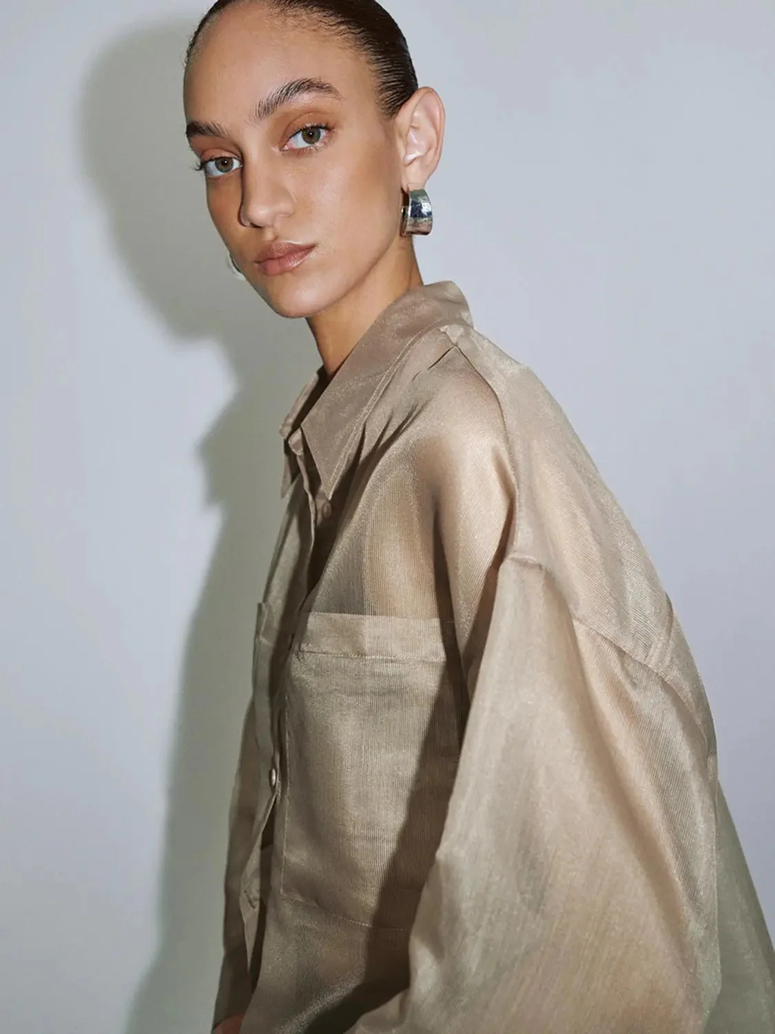 1735-lightweight-sheer-color-block-button-down-shirt-4.webp Lightweight Sheer Color-Block Button-Down Shirt