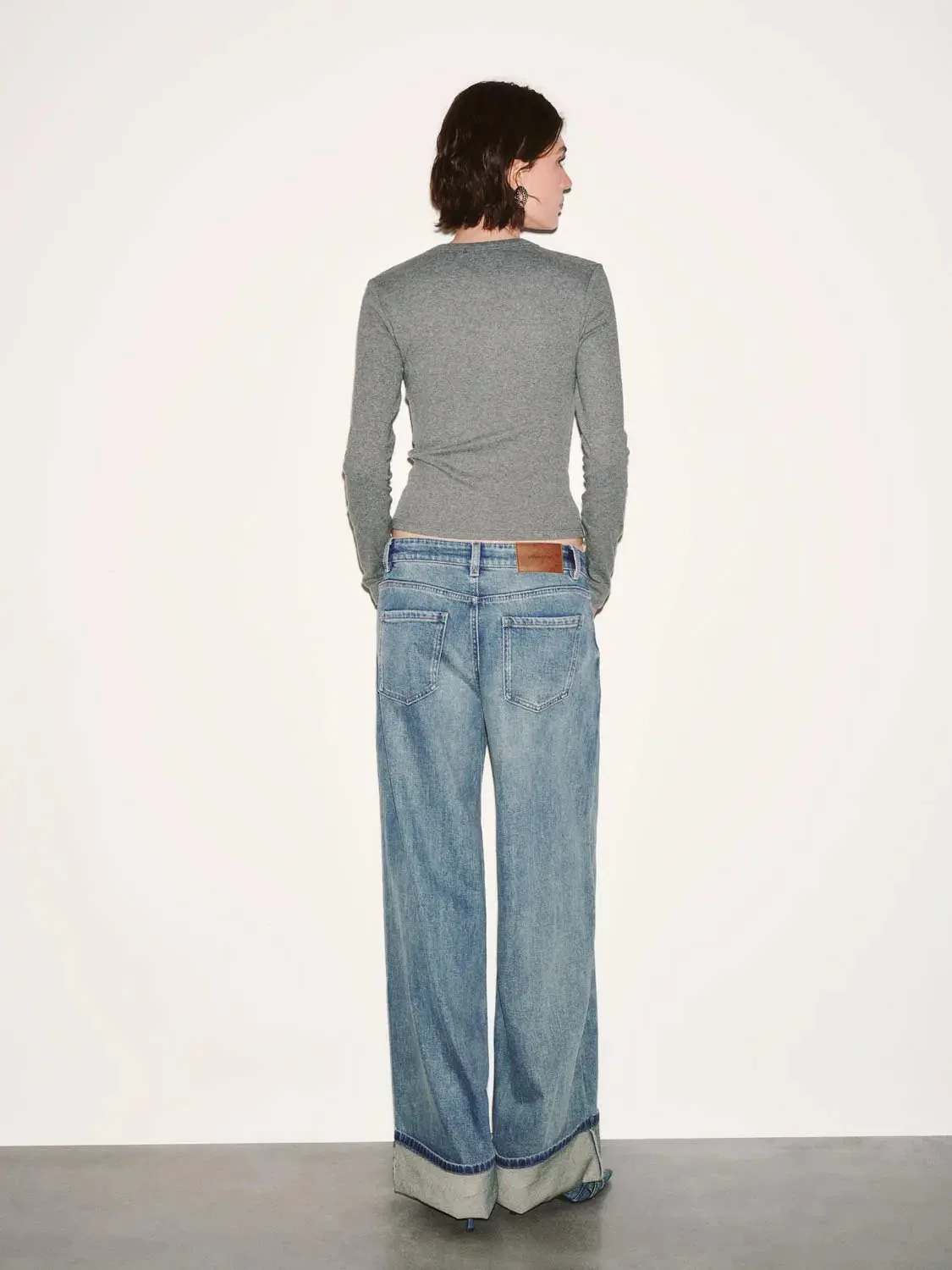 17374-cotton-blend-button-detail-crew-neck-long-sleeve-t-shirt-14.webp Cotton Blend Button Detail Crew Neck Long Sleeve T Shirt