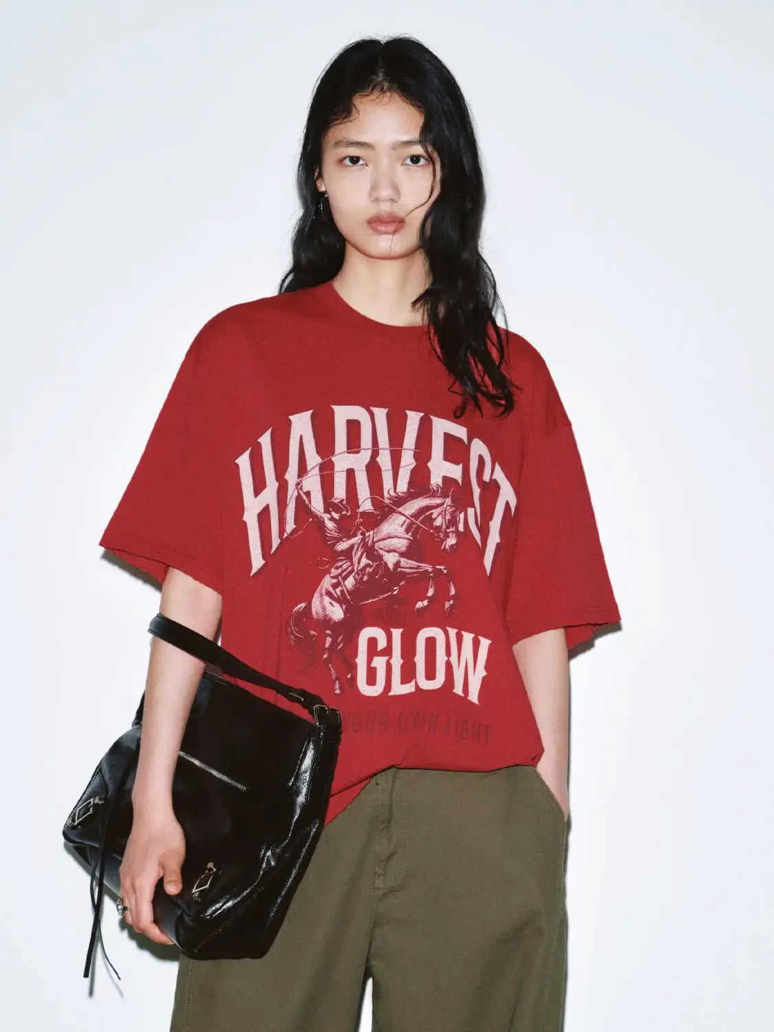 17403-cotton-graphic-print-loose-fit-crew-neck-t-shirts-1.webp Cotton Graphic Print Loose Fit Crew Neck T-Shirts