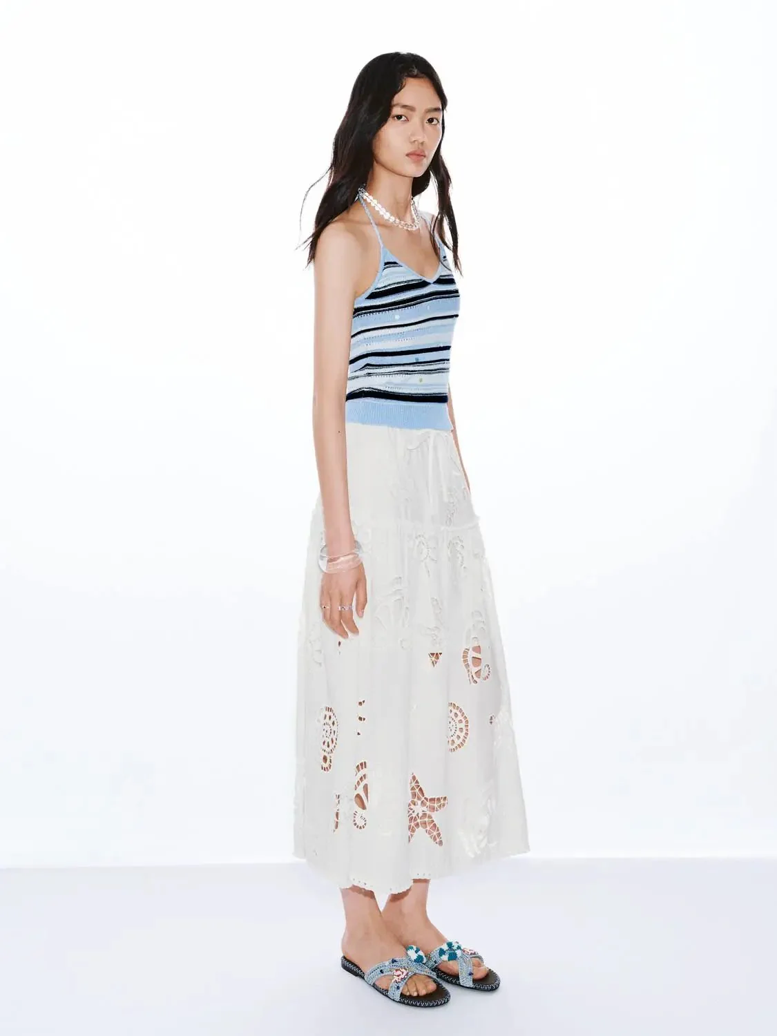 17450-halter-neck-contrast-striped-knitted-sleeveless-t-shirts-5.webp Halter Neck Contrast Striped Knitted Sleeveless T-Shirts