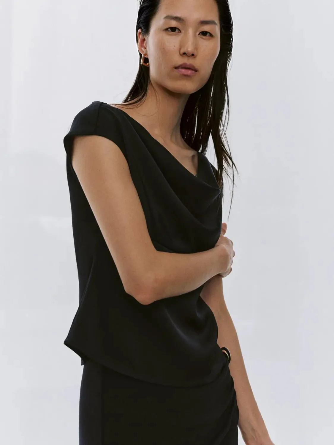 17541-v-neck-capped-sleeve-overhead-lace-shirt-10.webp V-Neck Capped Sleeve Overhead Lace Shirt