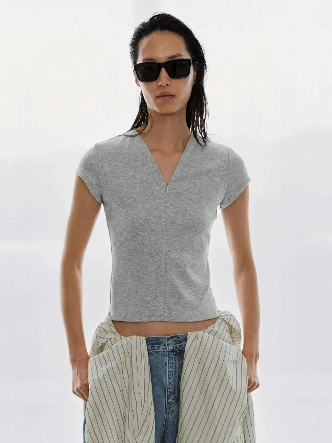 17552-cotton-viscose-v-neck-zip-detail-skinny-fit-t-shirts-1.webp Cotton-Viscose V-Neck Zip Detail Skinny-Fit T-Shirts