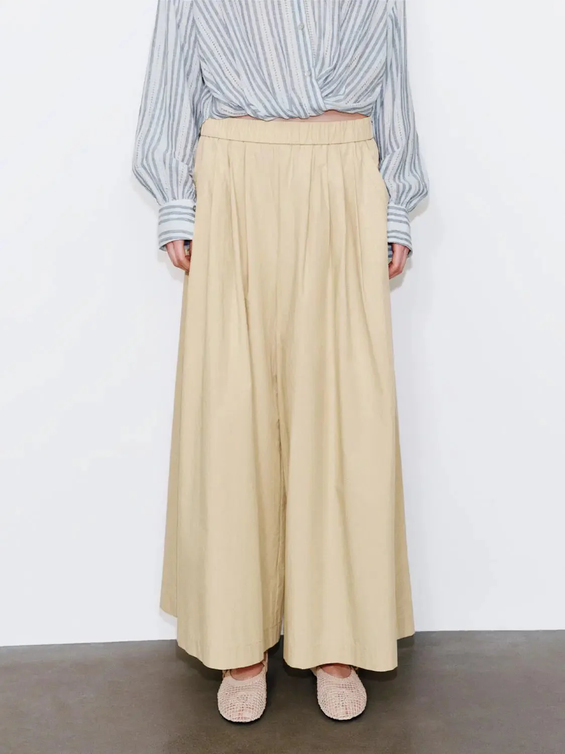 17575-pull-on-pleated-wide-leg-pants-1.webp Pull On Pleated Wide Leg Pants