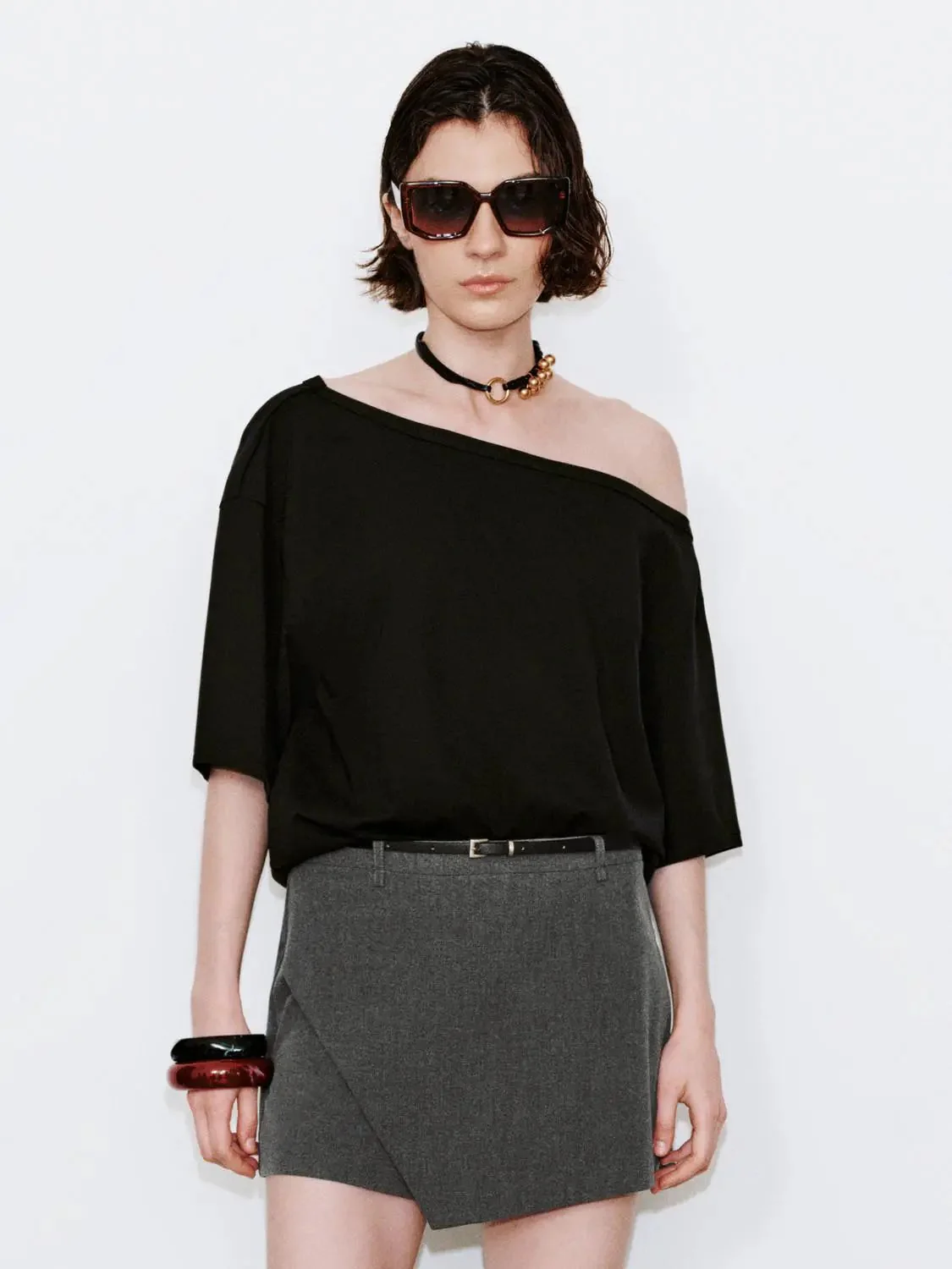 17609-one-shoulder-loose-fit-jersey-asymmetric-neckline-t-shirts-1.webp One Shoulder Loose Fit Jersey Asymmetric Neckline T Shirts